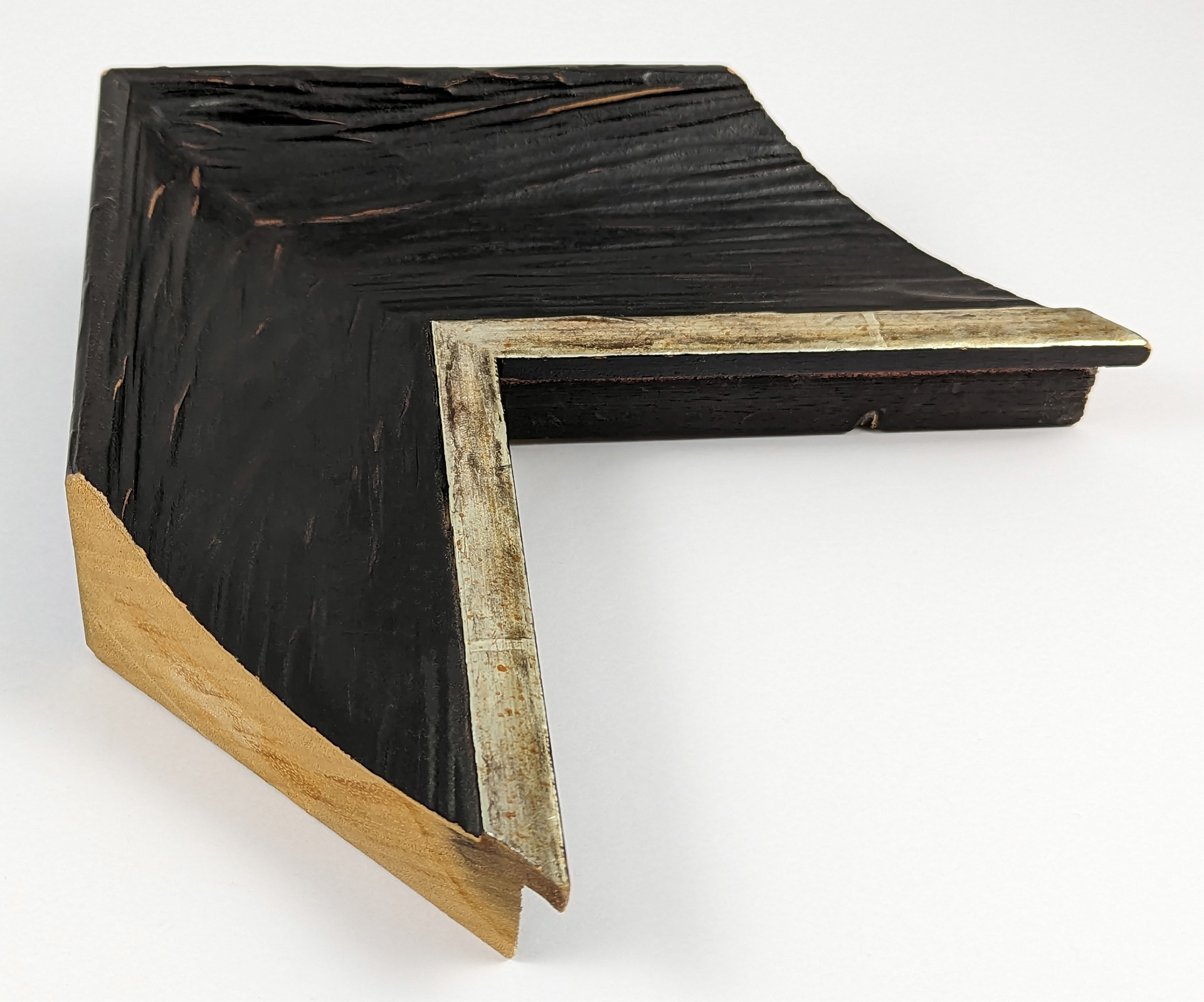 2237 - 93x55 - μαύρο ασημί ανάγλυφο, ξύλο αγιούζ