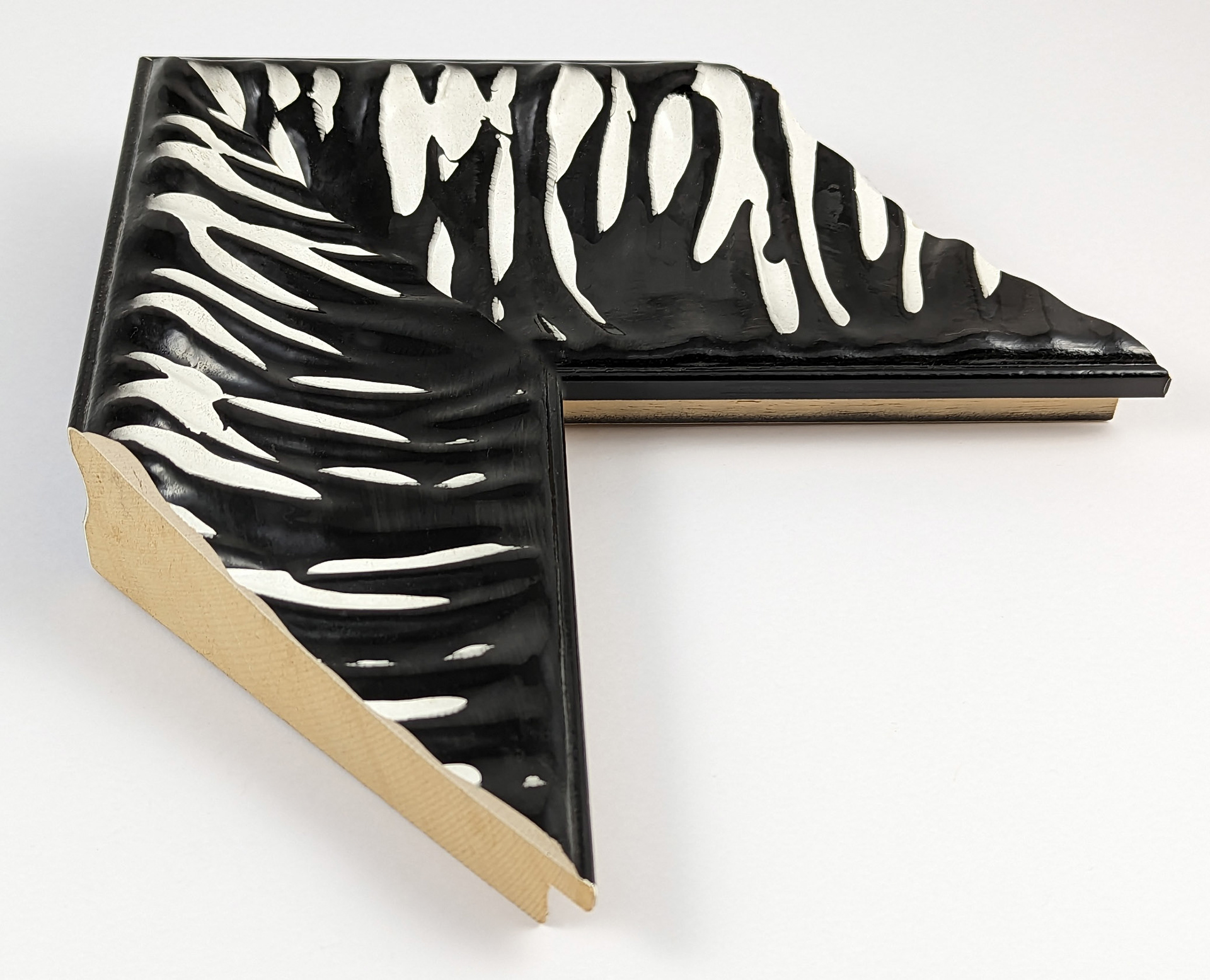 2567 - 110x50 - μαύρη με λευκές πινελιές γυαλιστερή λάκα