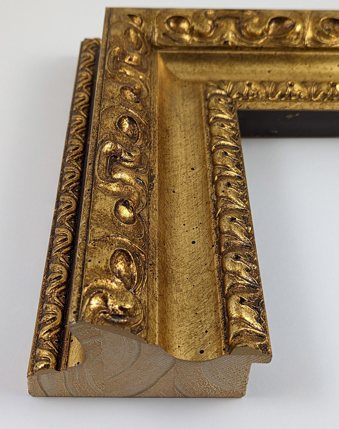 A668 - 108x57 - φύλλο χρυσού, πεύκο