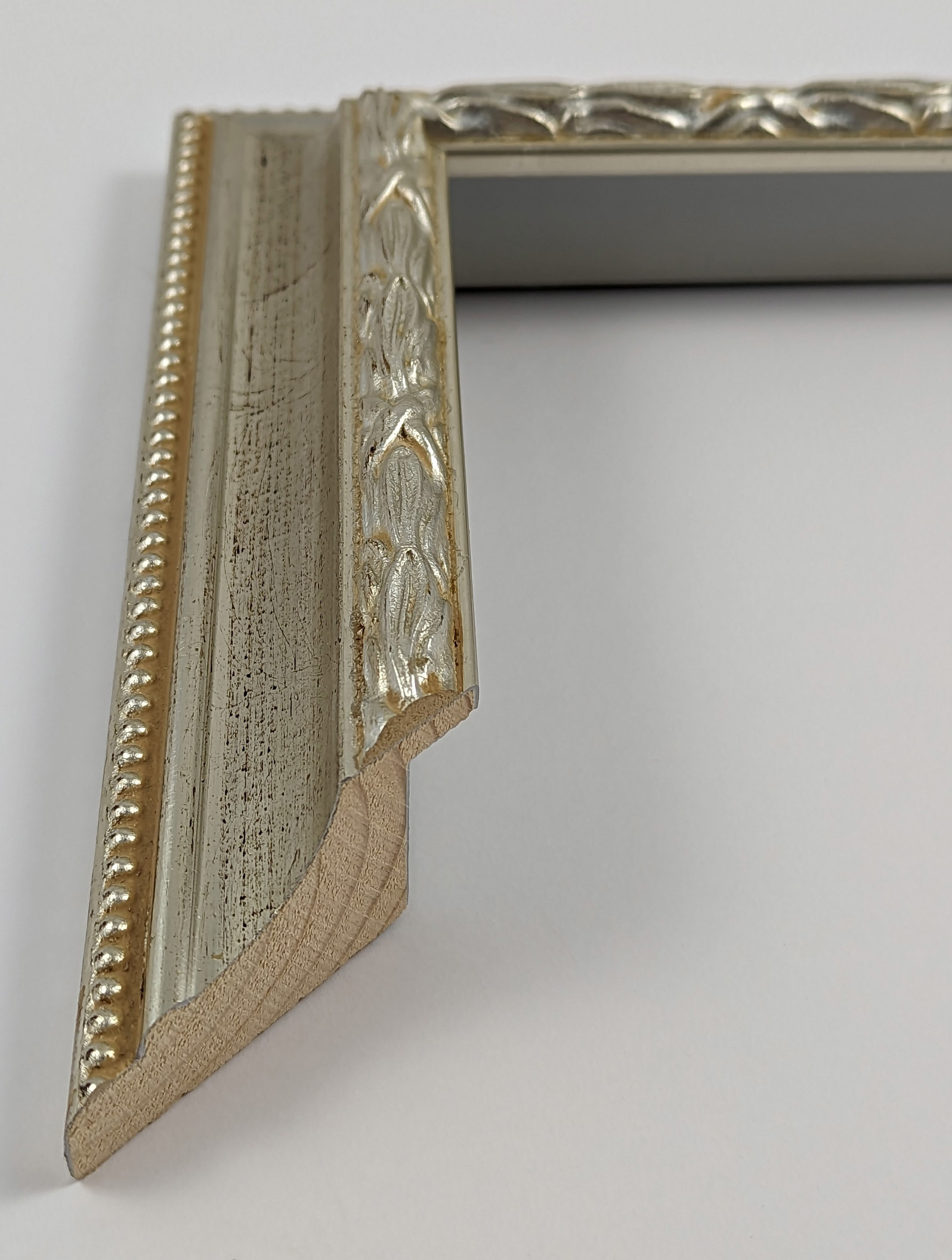 A39 - 45x37 - φύλλο ασημιού, ξύλο πεύκο