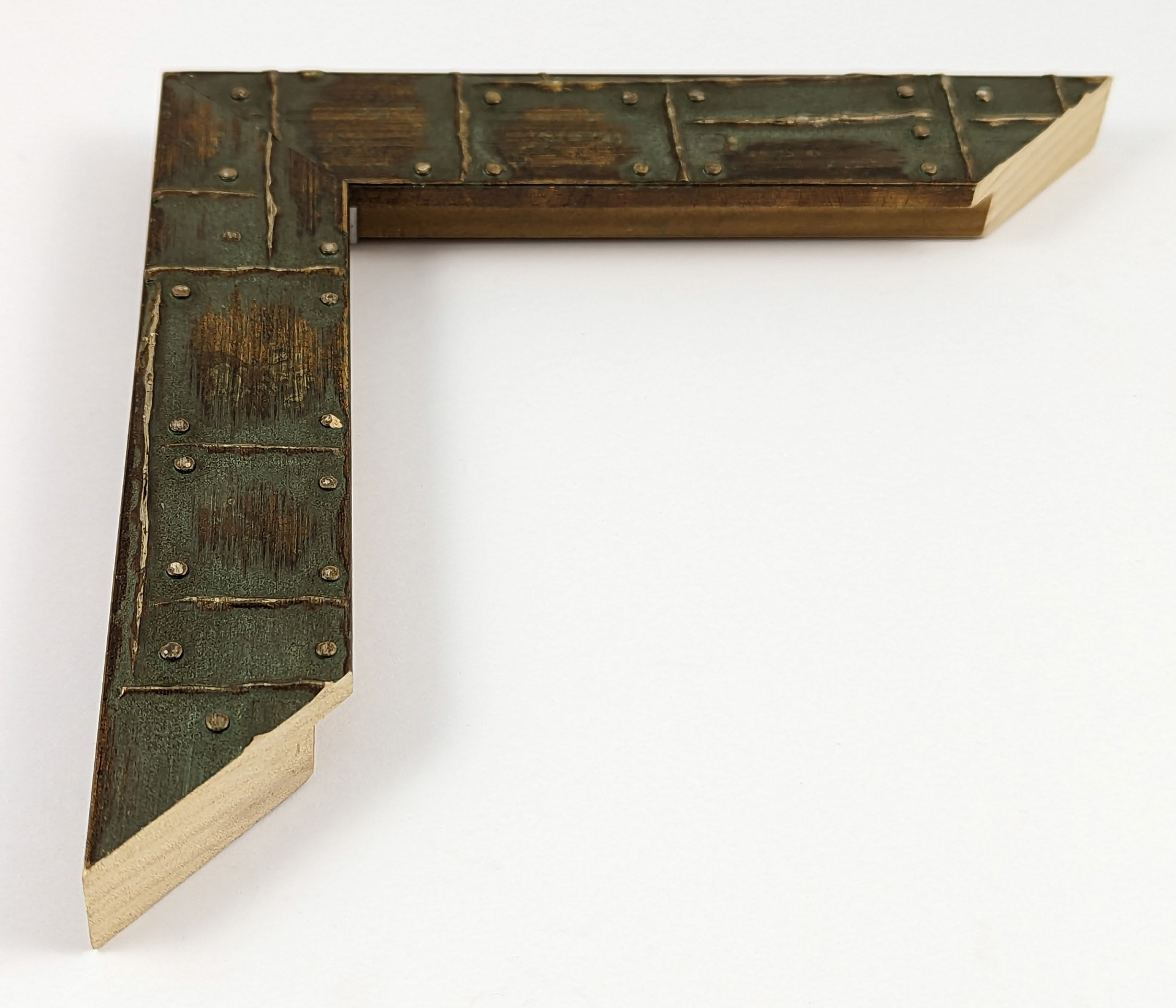 2176 - 38x20 - χρυσό μούχλα με καρφιά, ξύλο πεύκο