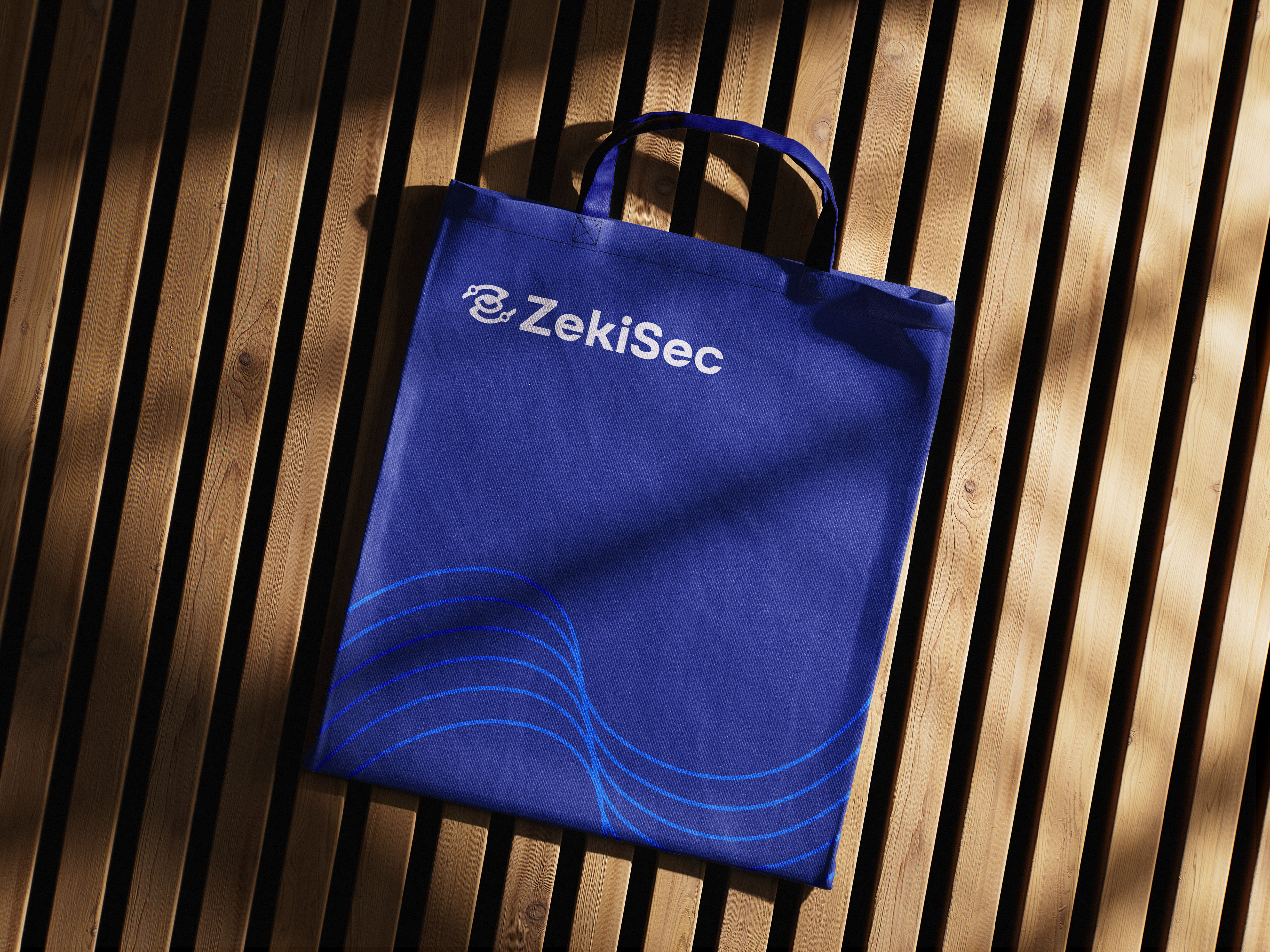 Tote Bag on brown wood panelling