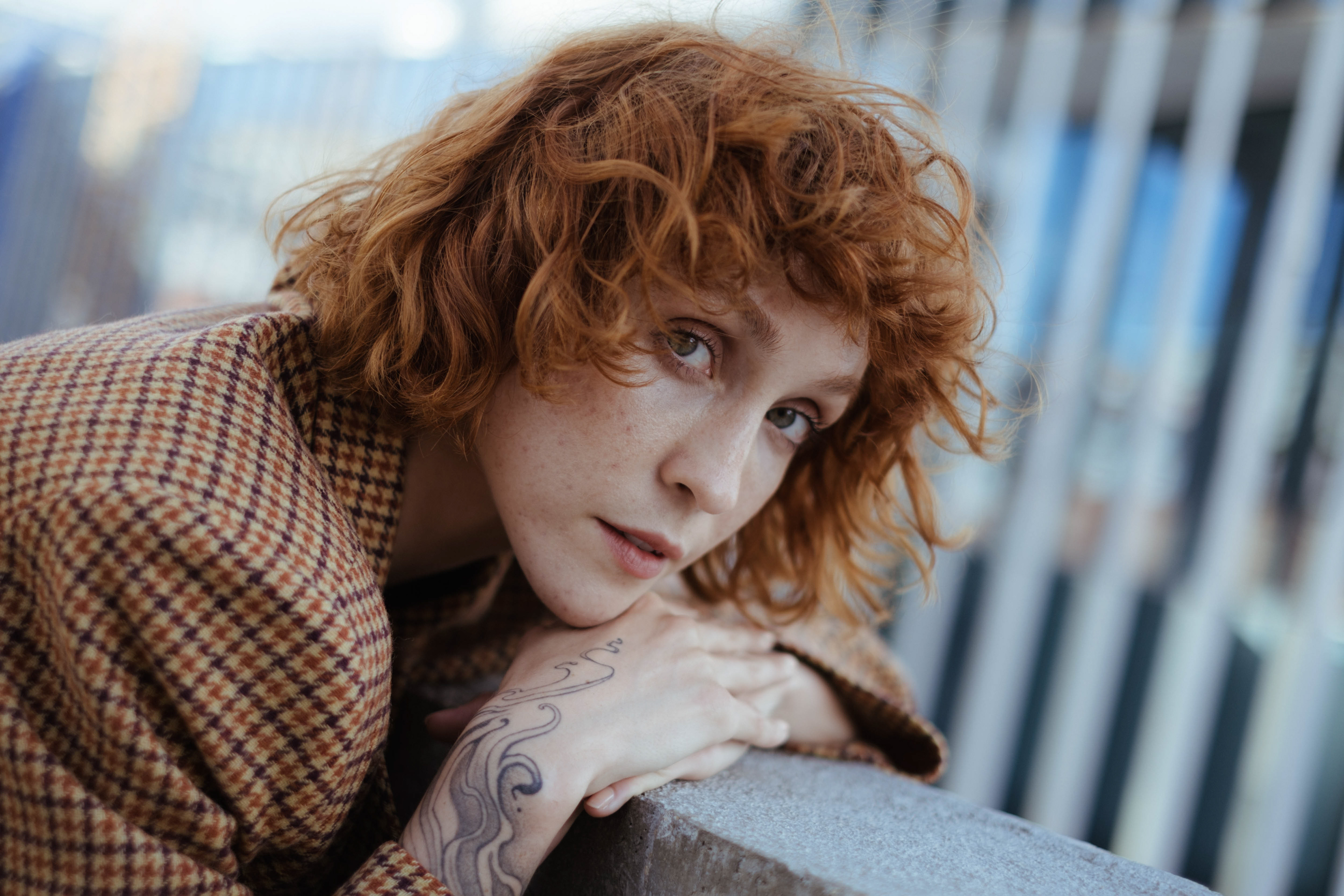 Fashion photoshoot portrait with natural light in urban setting, Lisbon