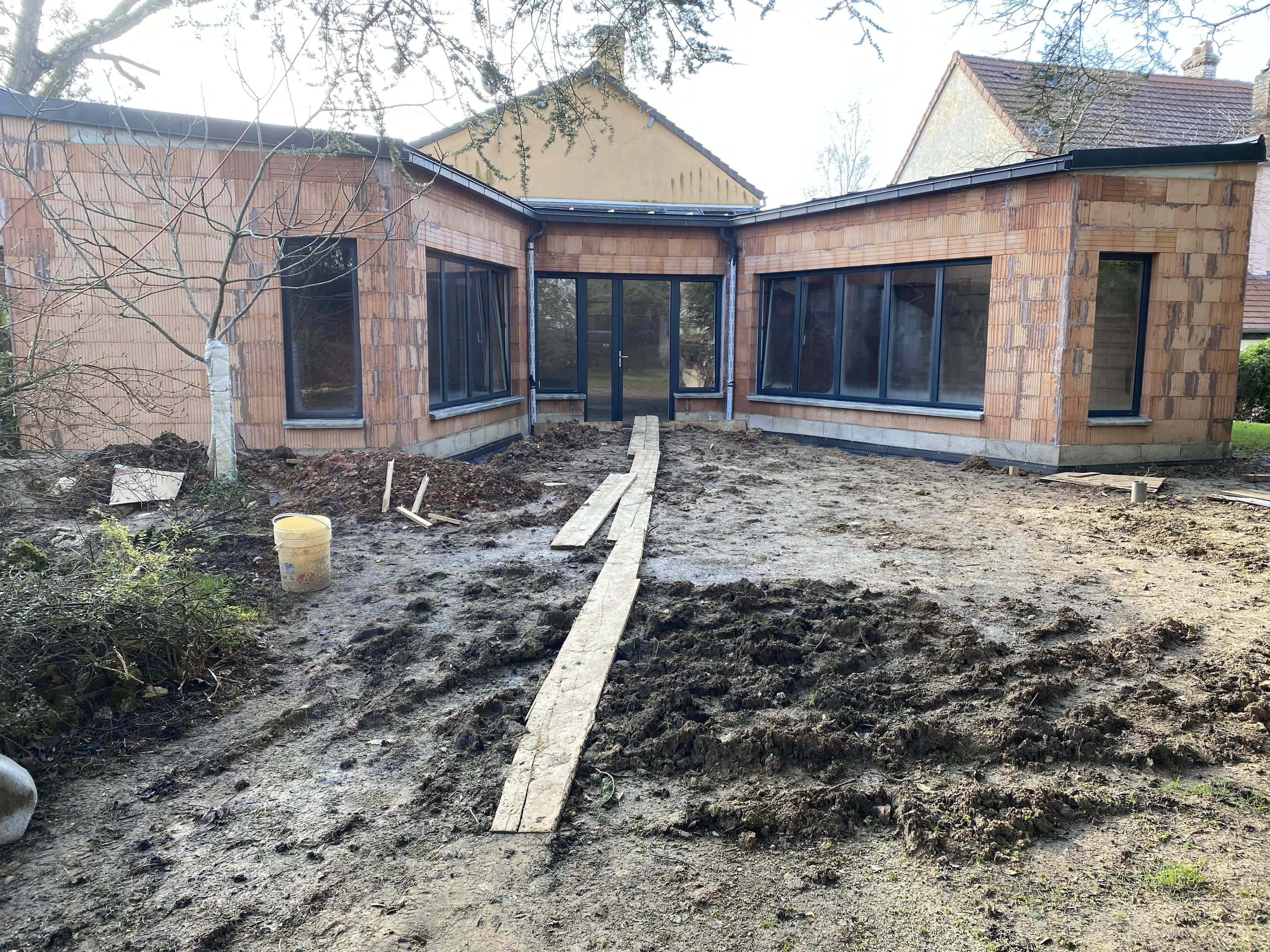 chantier_pose des menuiseries en aluminium