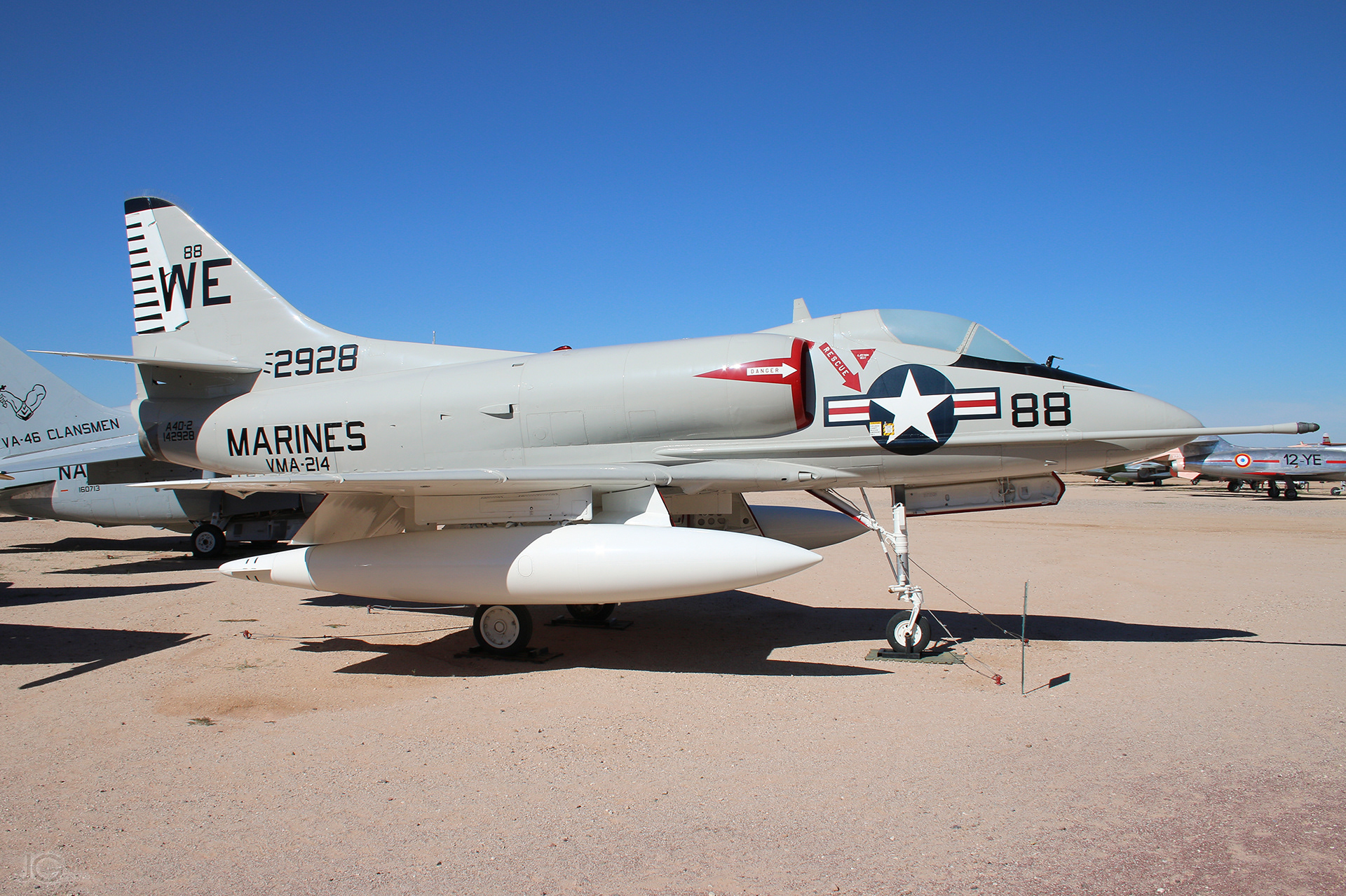 Douglas A-4D-2 / A-4B Skyhawk