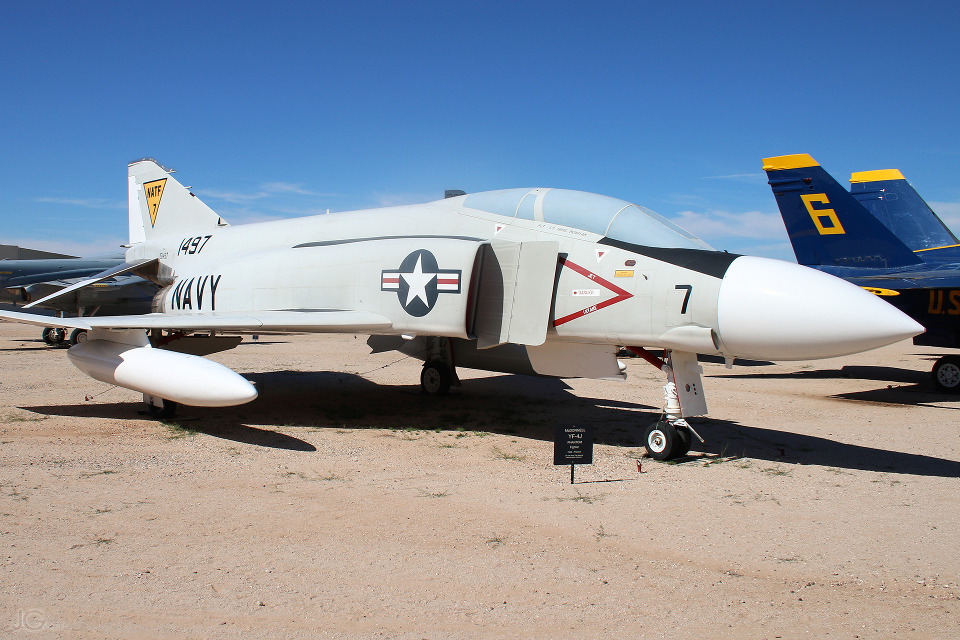 Mc Donnell Douglas YF-4J Phantom II