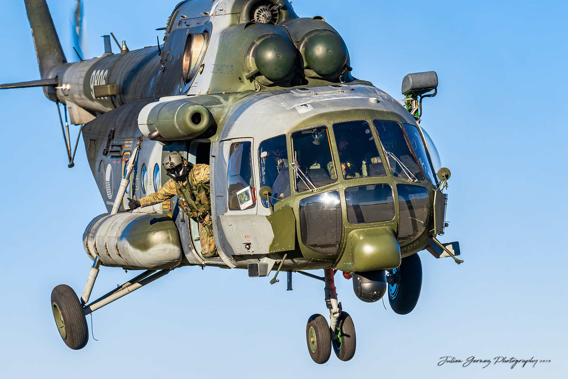 Mil Mi-171sh Hip - Czech Air Force - 22.zl / 221.vrlt