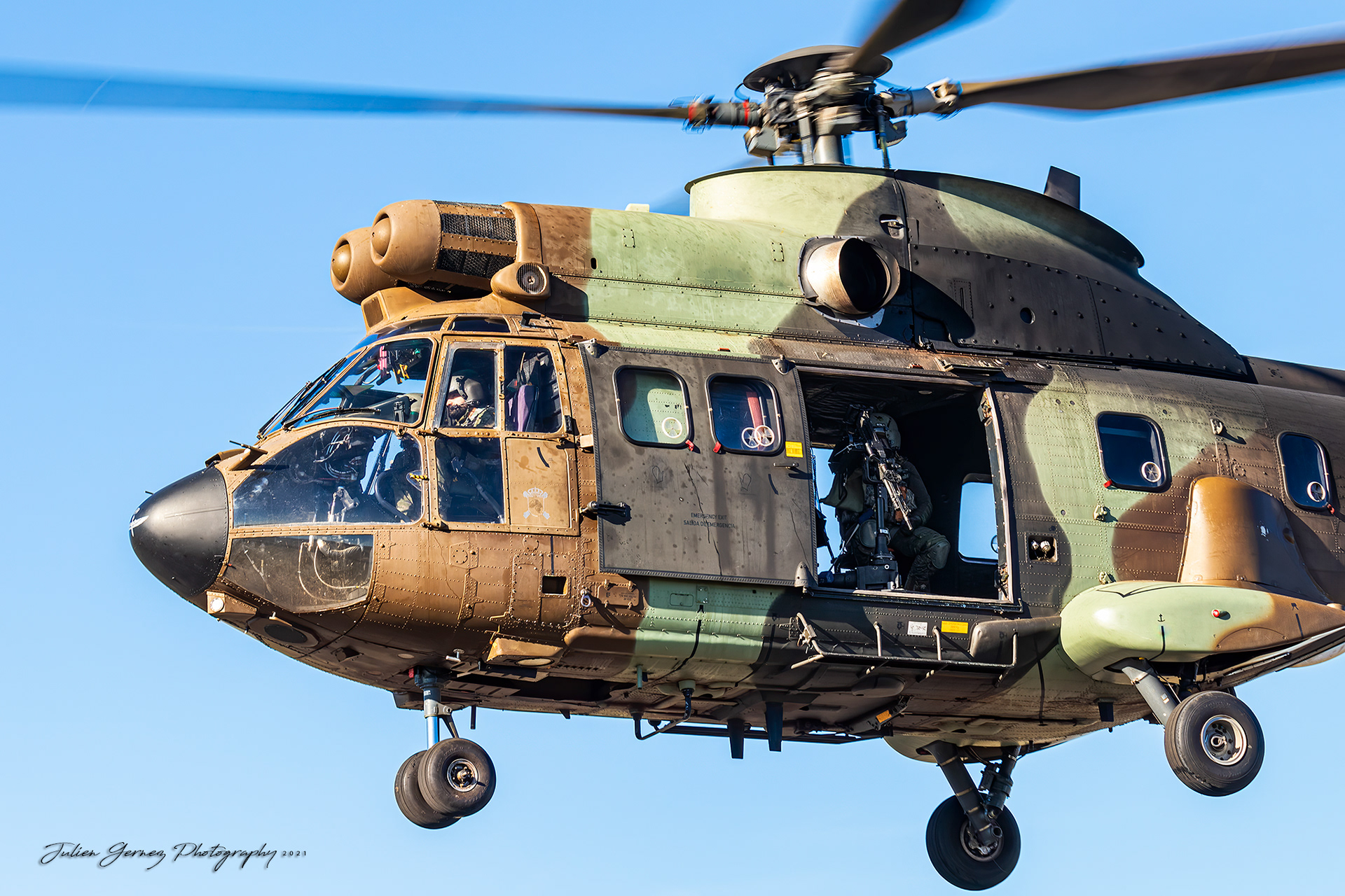 Aérospatiale AS-332B1 Super Puma - Spanish Army - BTRANS