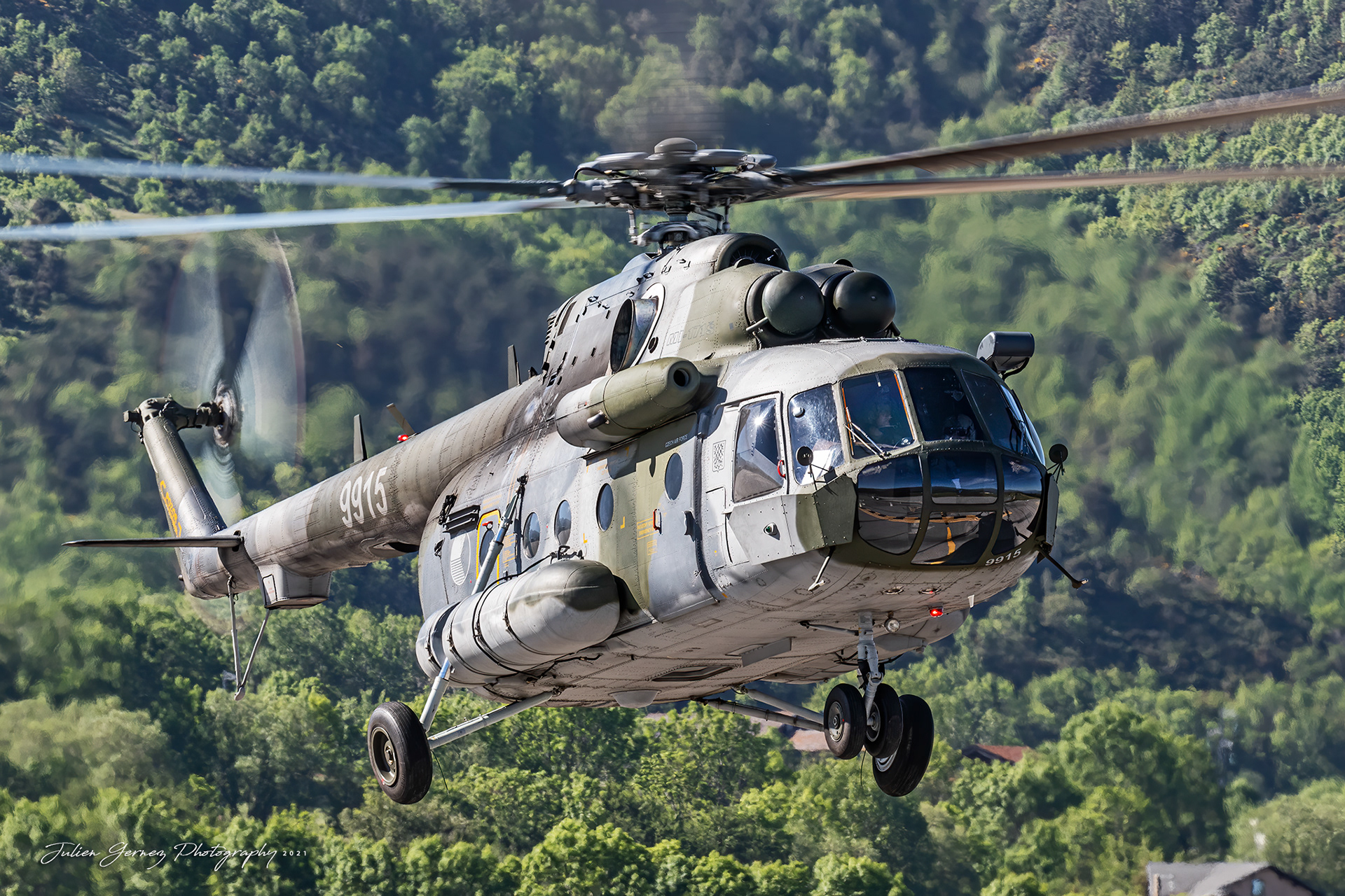 Mil Mi-171sh Hip - Czech Air Force - 22.zl / 222.vrlt