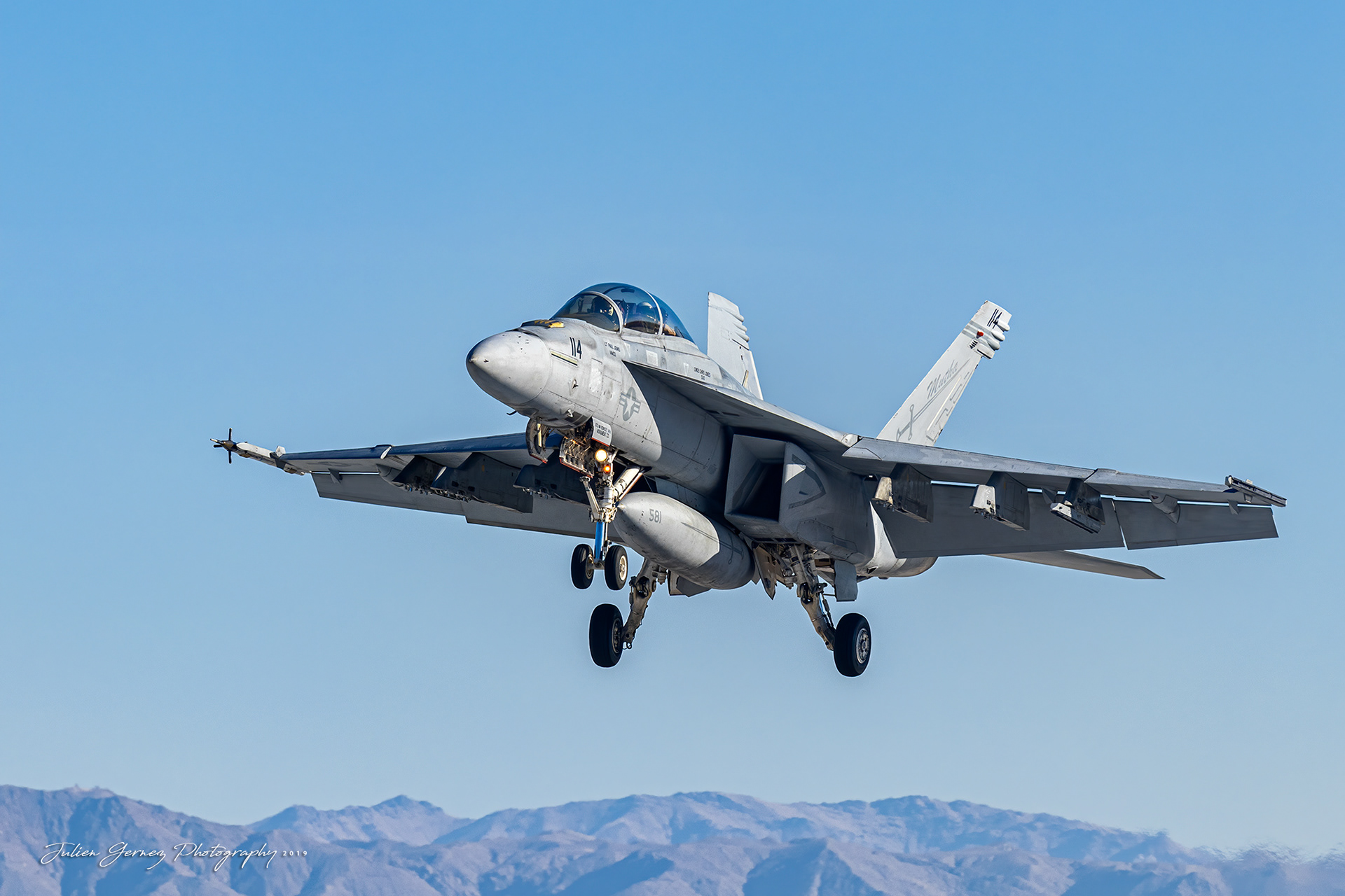 Boeing F/A-18F Super Hornet - US Navy - VFA-32 "Swordsmen"