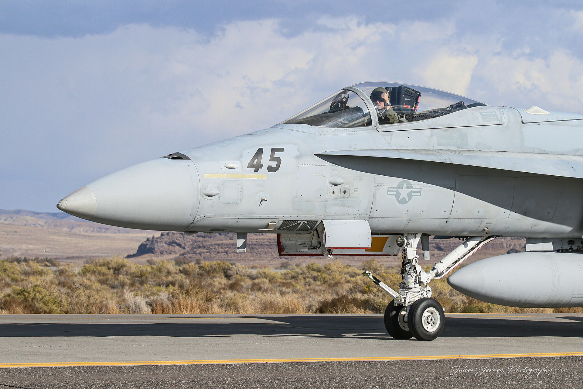 Mc Donnell Douglas F/A-18C Hornet - US Navy - NAWDC