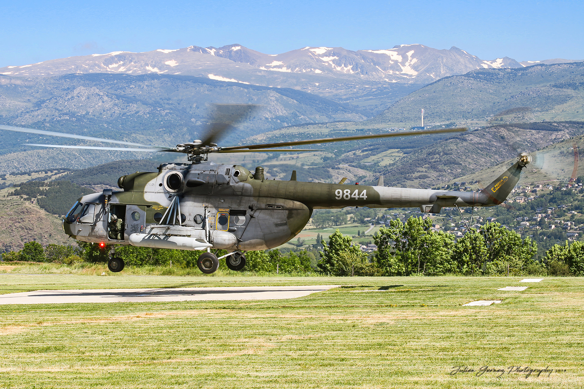 Mil Mi-171sh Hip - Czech Air Force - 22.zl