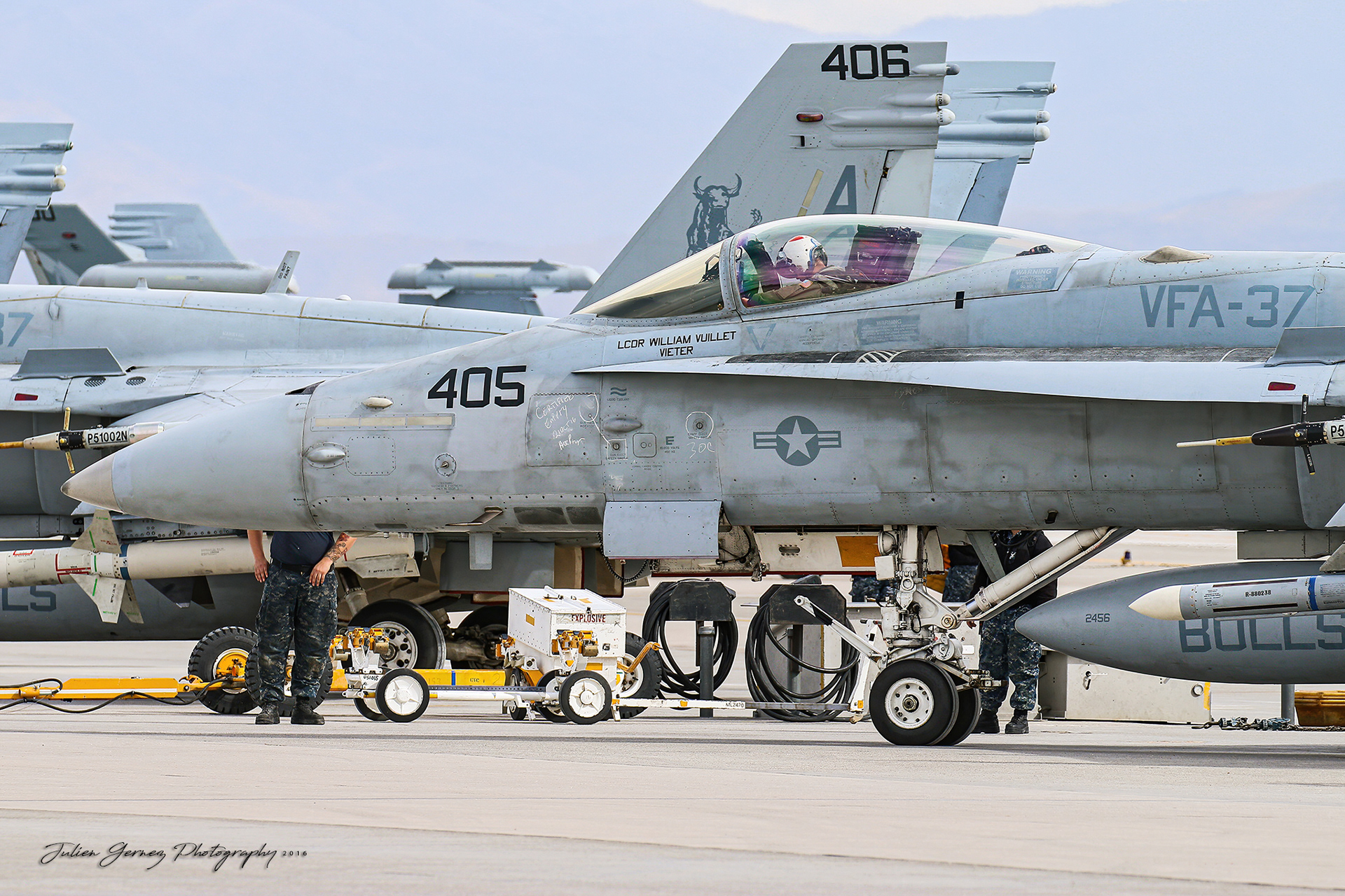 Mc Donnell Douglas F/A-18C Hornet - US Navy - VFA-37 "Ragin' Bulls"