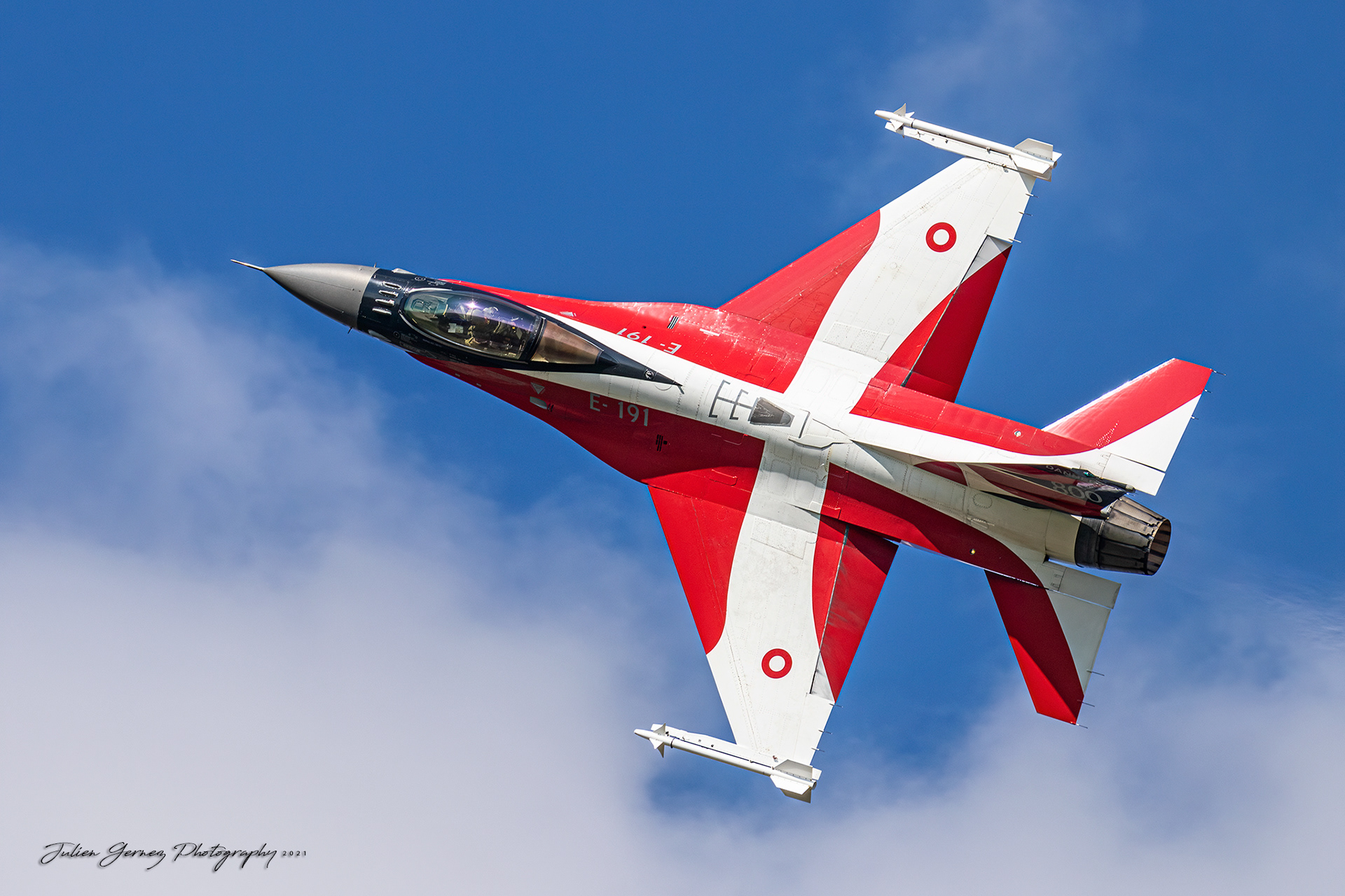 General Dynamics F-16AM Fighting Falcon - Danish Air Force - Solo Display Team