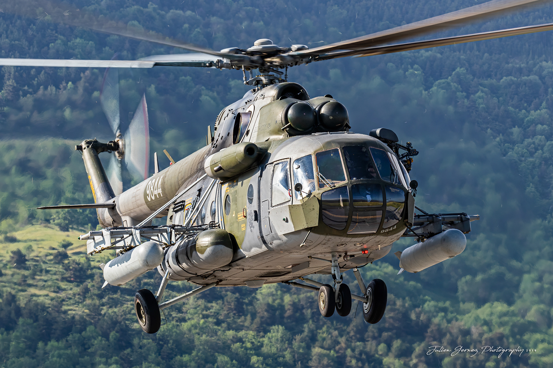 Mil Mi-171sh Hip - Czech Air Force - 22.zl