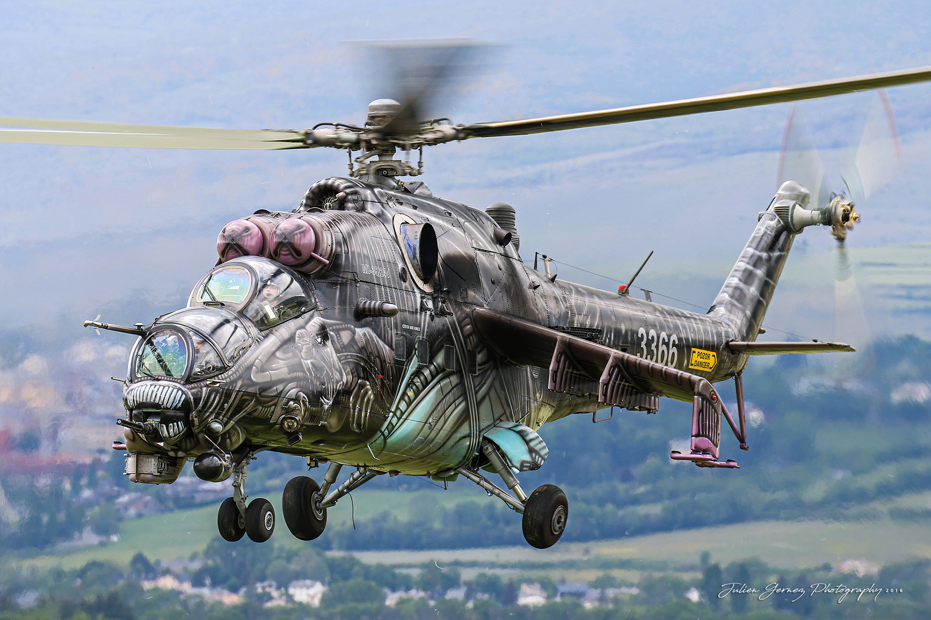 Mil Mi-35 Hind - Czech Air Force - 222.vrlt
