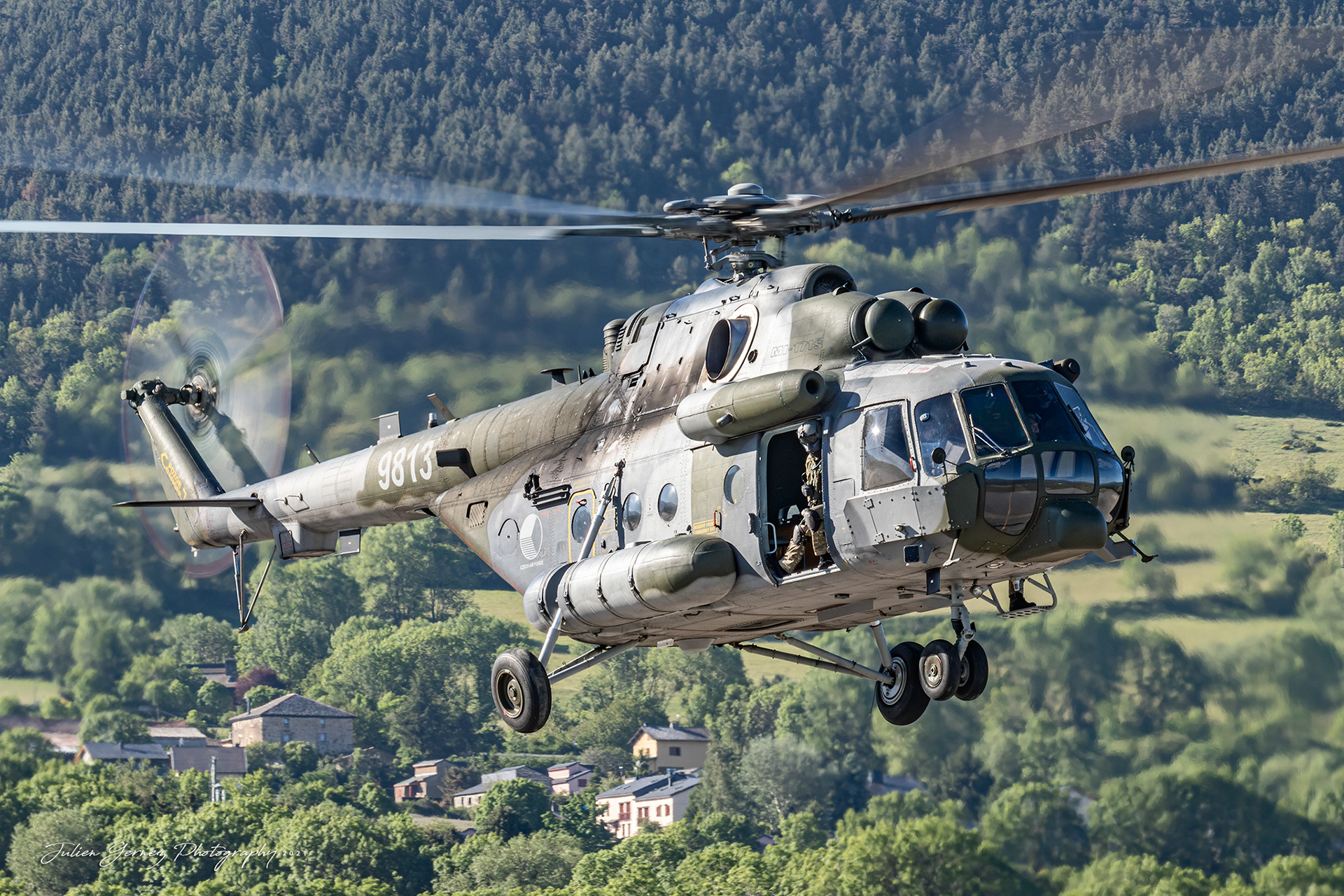 Mil Mi-171sh Hip - Czech Air Force - 22.zl / 222.vrlt