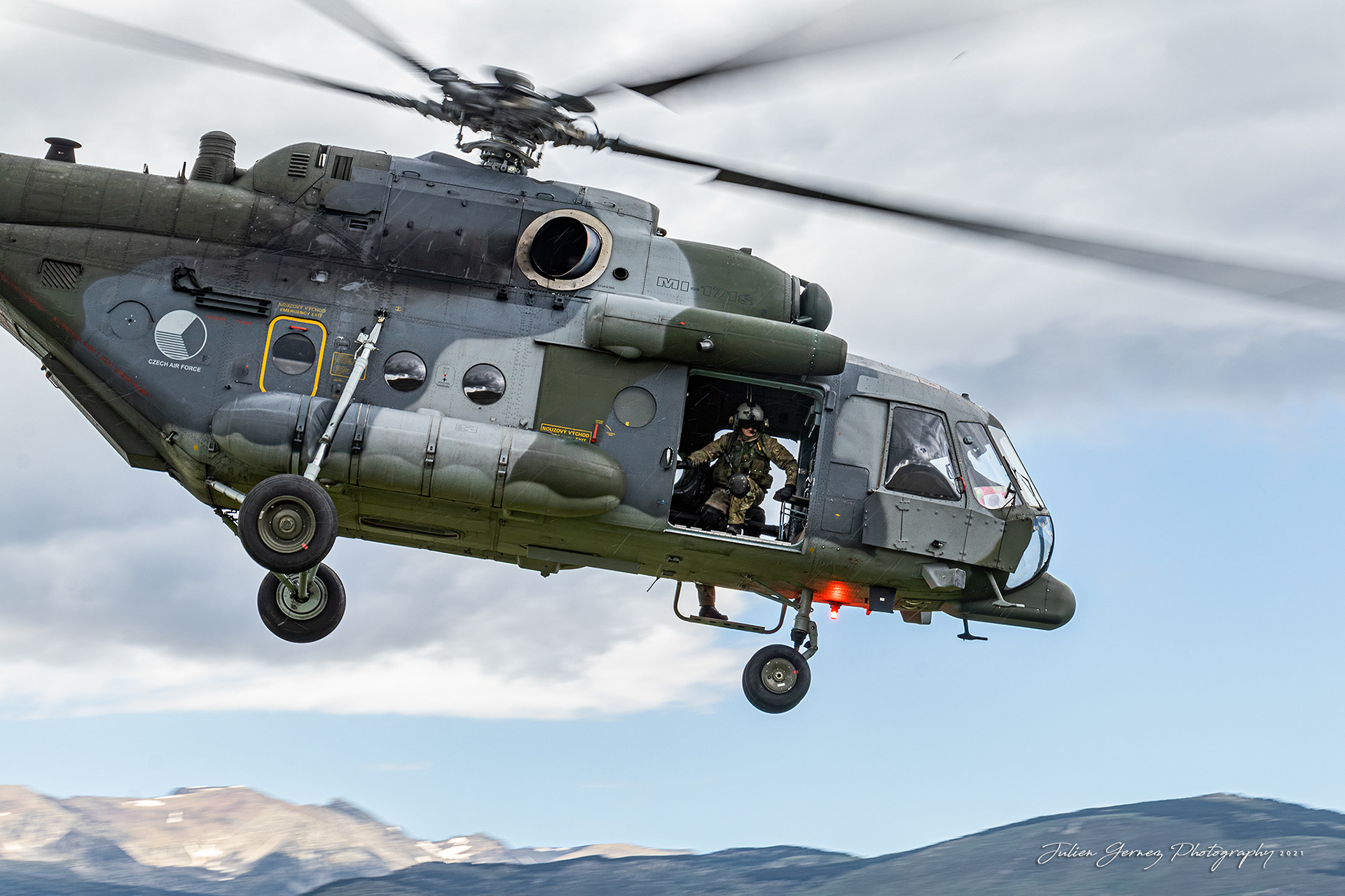 Mil Mi-171sh Hip - Czech Air Force - 22.zl / 222.vrlt