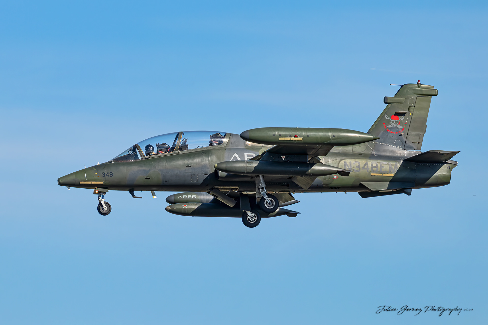 Aermacchi MB-339CB - Draken International (ARES)