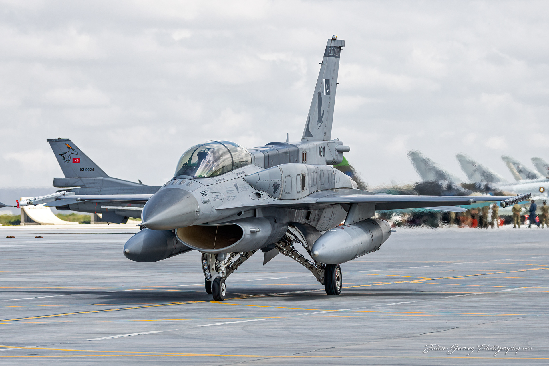 Lockheed Martin F-16D Fighting Falcon - Pakistan Air Force - 39 Wing / 5 Sqn "Falcons"