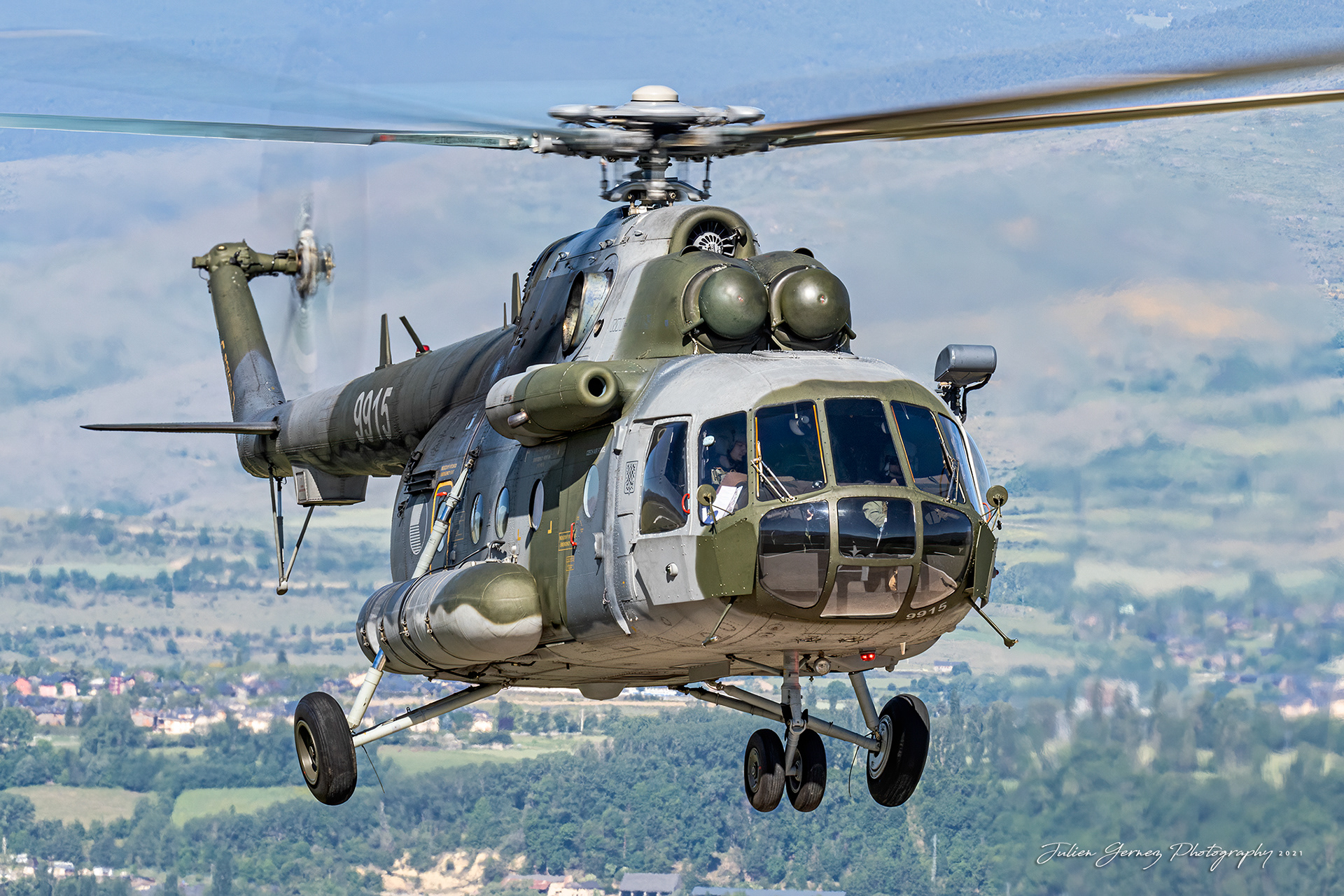 Mil Mi-171sh Hip - Czech Air Force - 22.zl / 222.vrlt