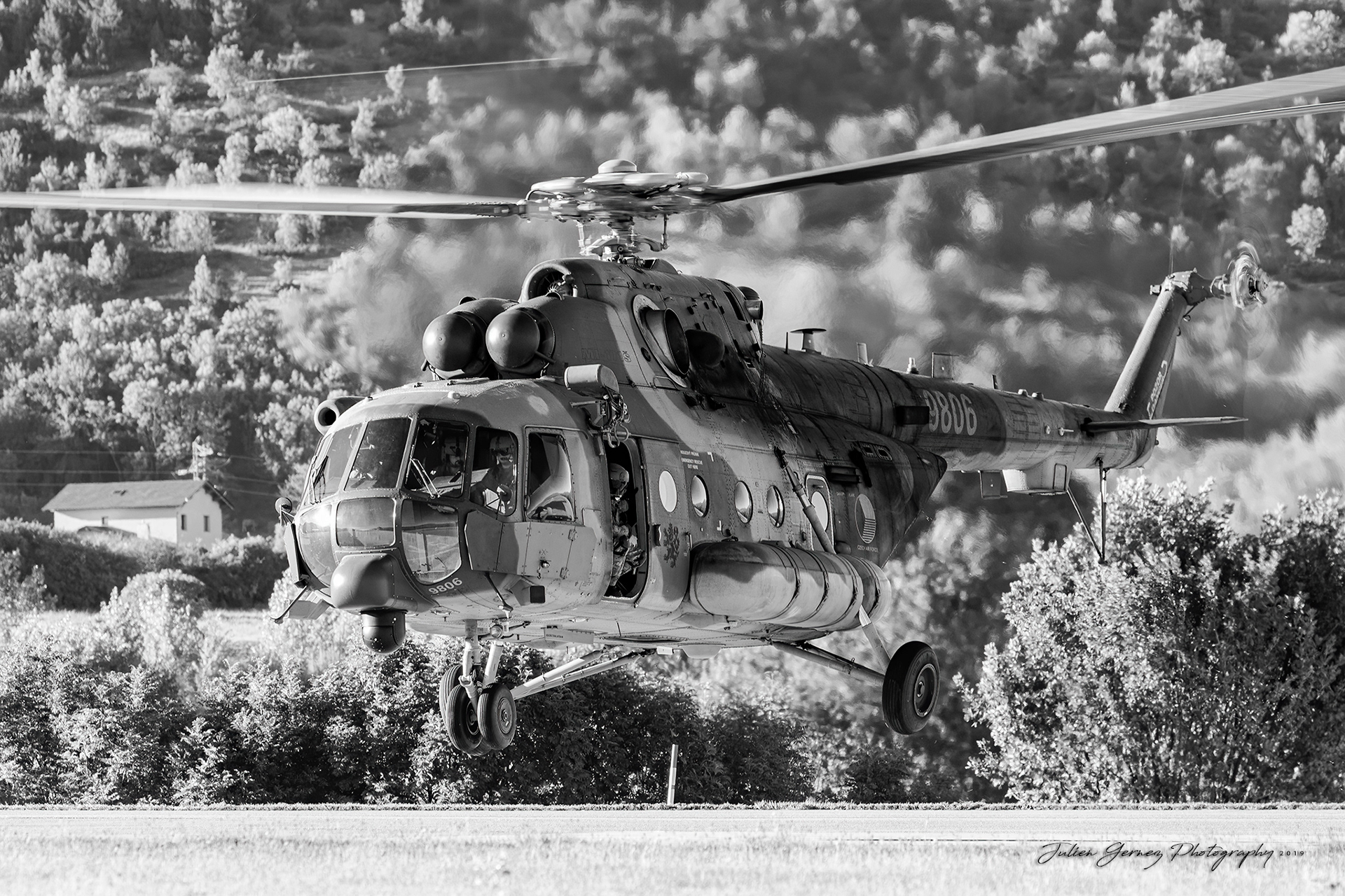Mil Mi-171sh Hip - Czech Air Force - 22.zl / 221.vrlt