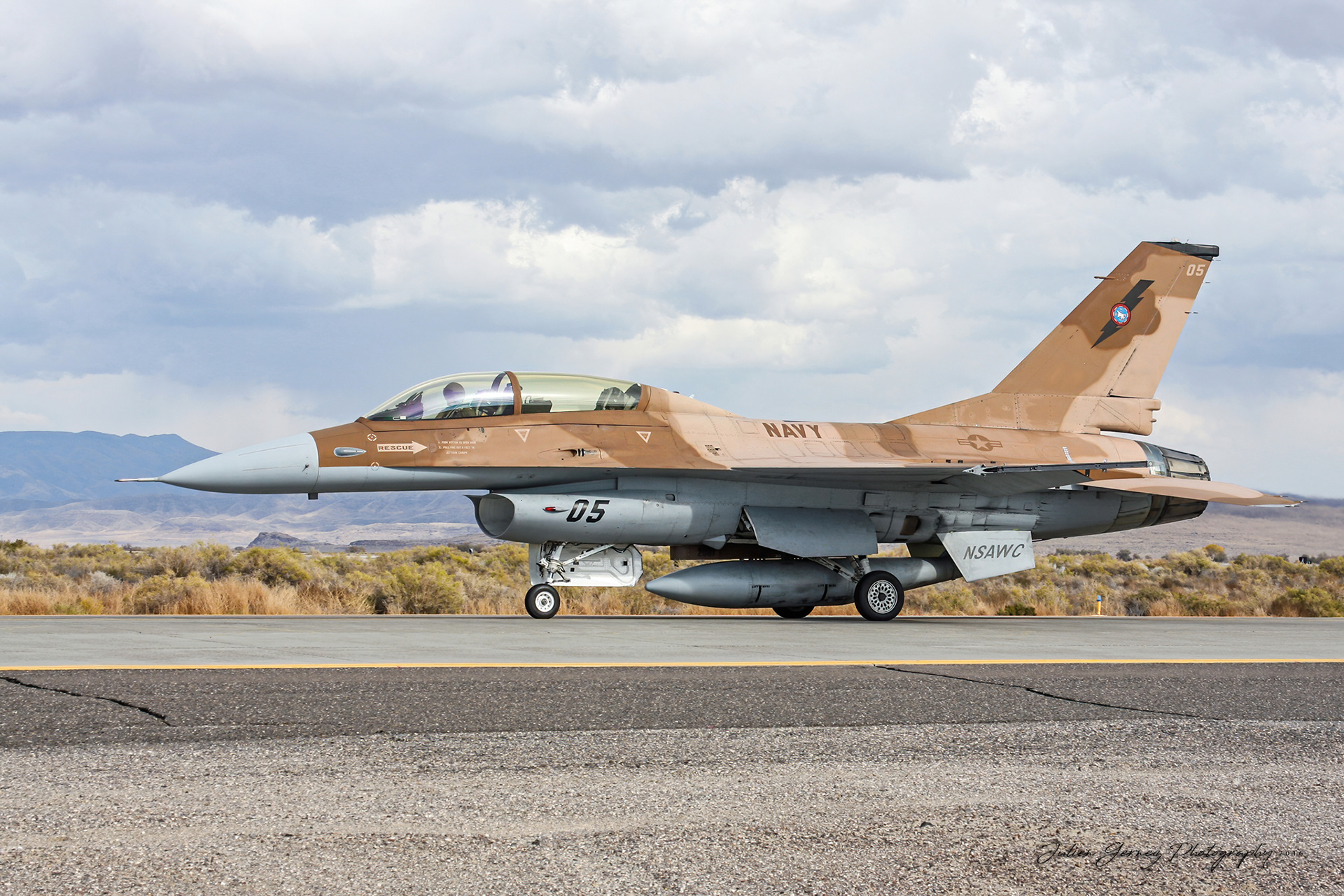 General Dynamics F-16B Fighting Falcon - US Navy - NAWDC