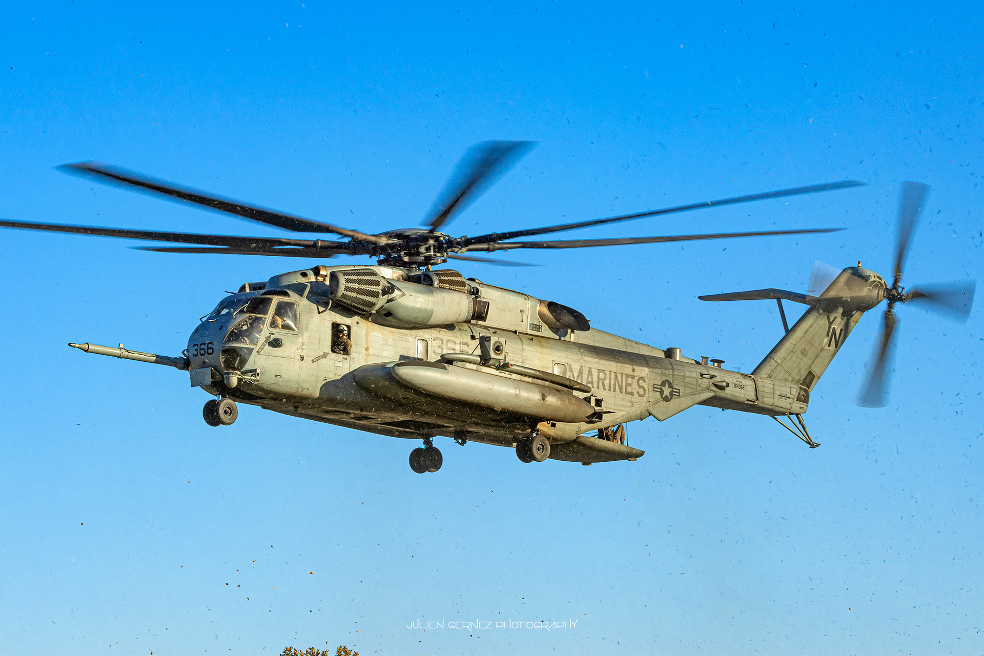 Sikorsky CH-53E Super Stallion - US Marine Corps - HMH-464 "Condors"