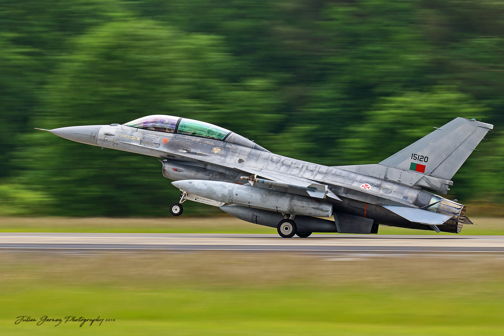 General Dynamics F-16BM Fighting Falcon - Portuguese Air Force - 301 Esq "Jaguares"