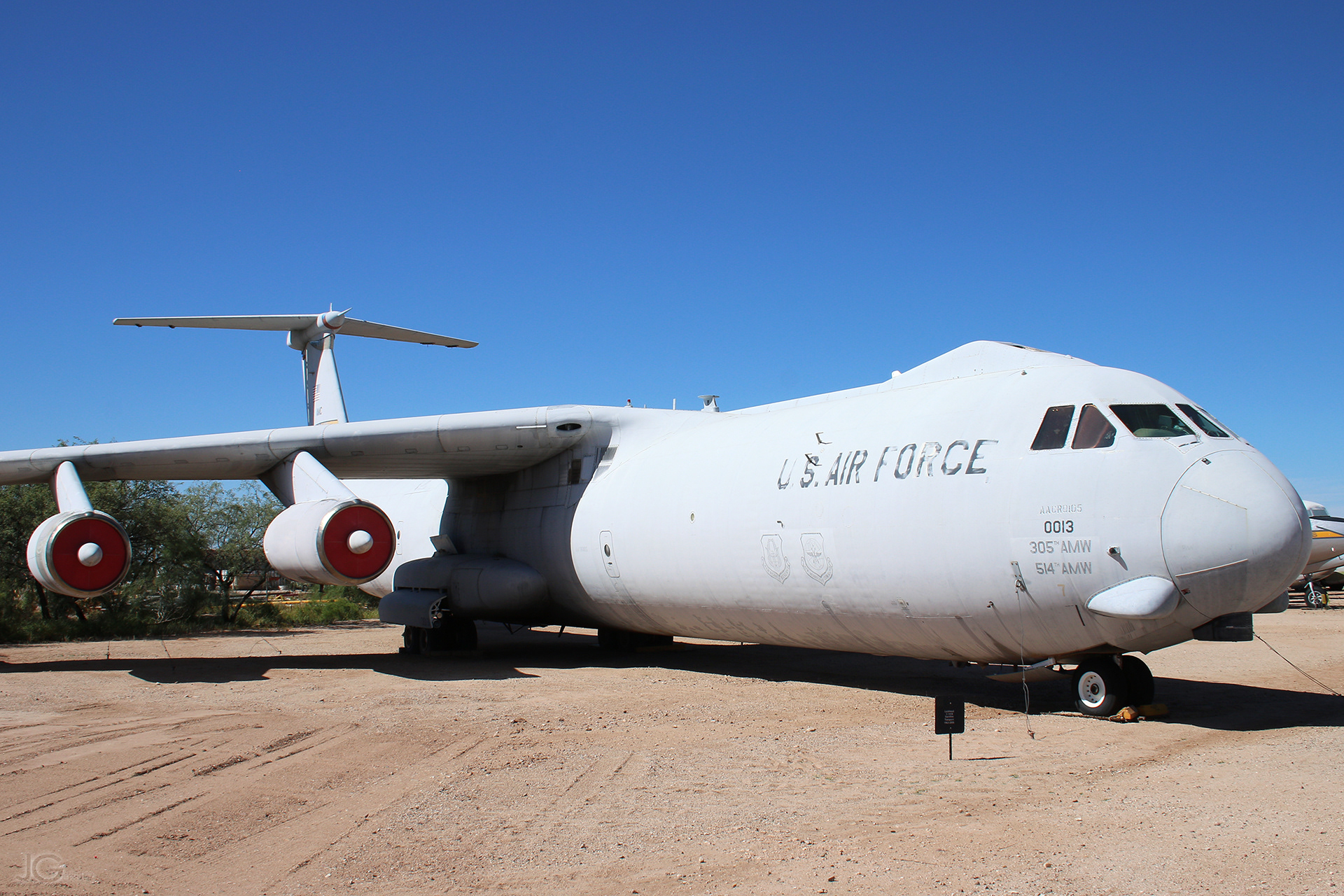 Lockheed C-141B Starlifter