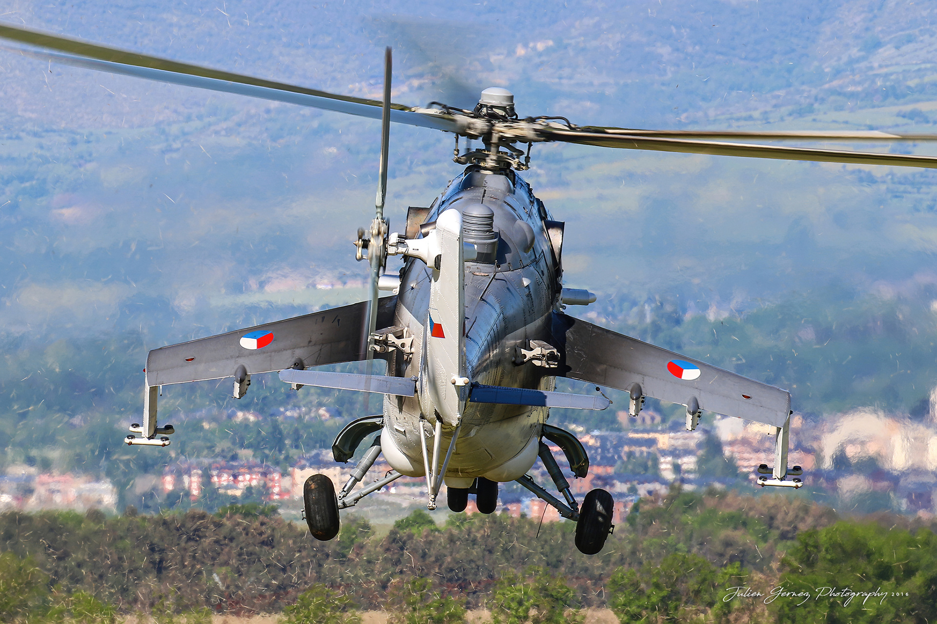 Mil Mi-35 Hind - Czech Air Force - 222.vrlt