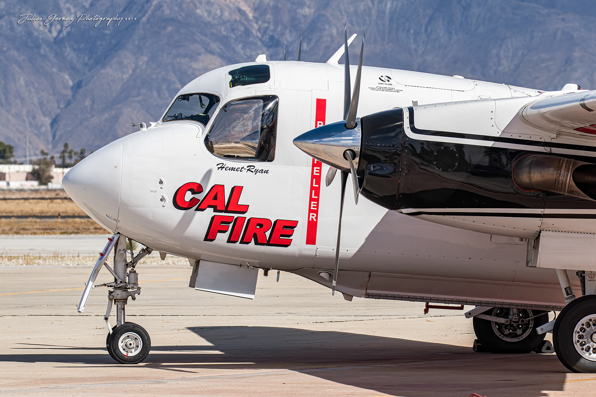Grumman S-2F3AT Tracker - Cal Fire