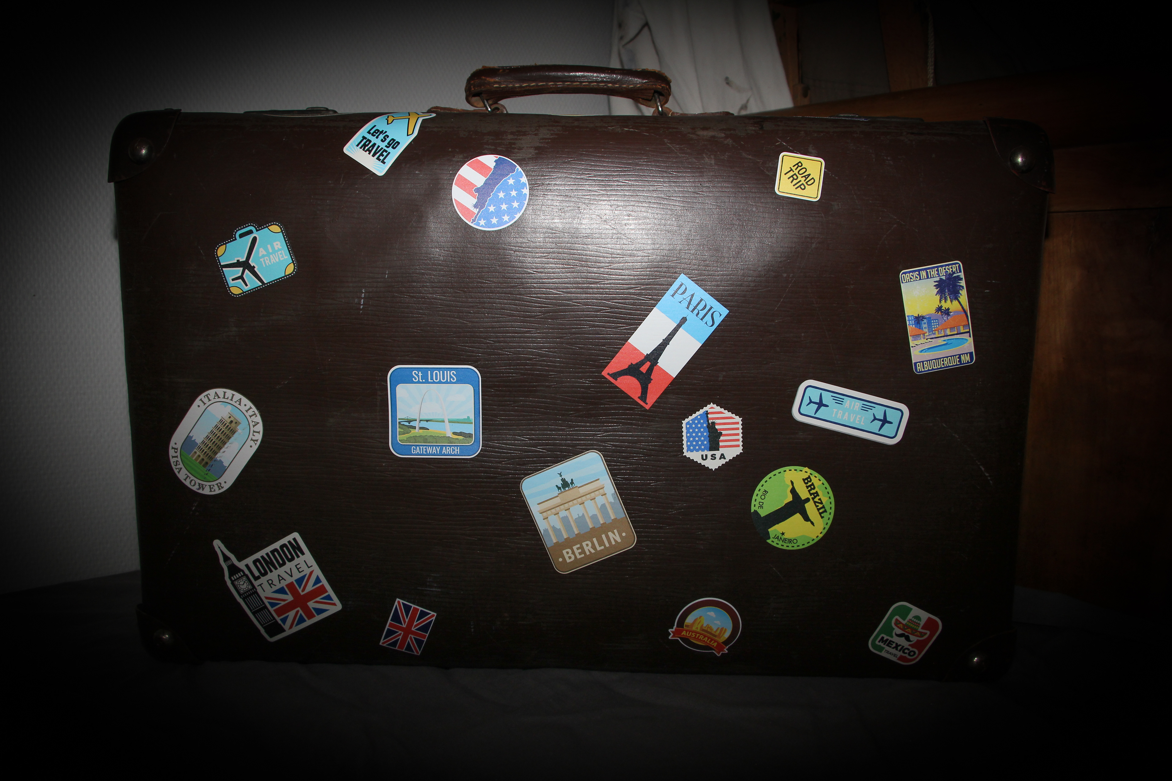 VALISES ANCIENNES LOCATION UNITÉ 5 EUROS DUO 10 EUROS