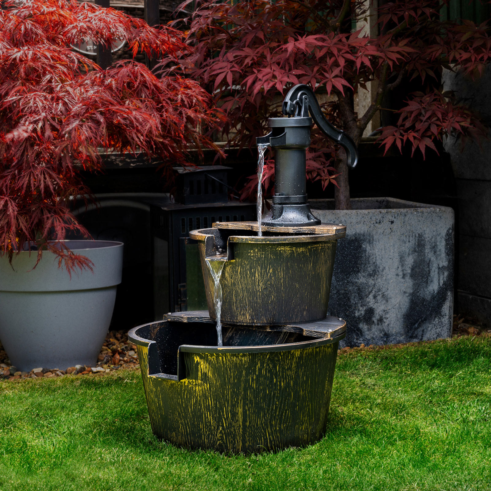 lifestyle garden fountain | product photography| Pro Exposure Photography