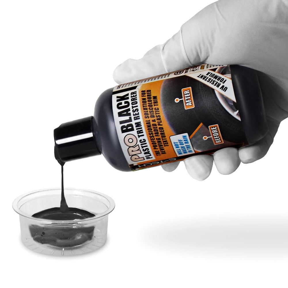 liquid pouring product photo for automotive car care products range | Pro Exposure Photography