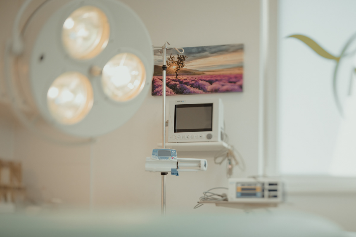 DR. NATASCHA JANUSKOVECZ