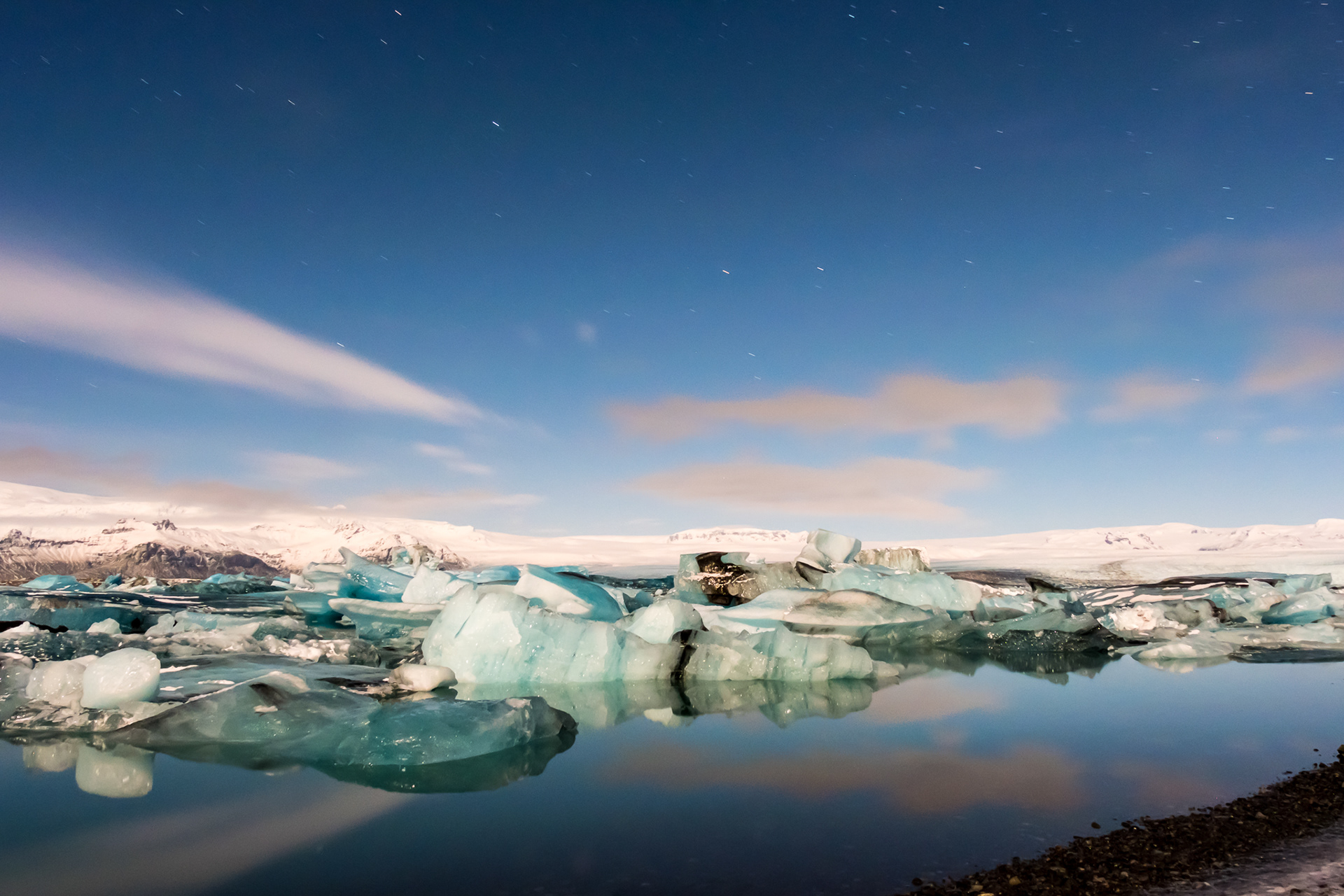 Jökulsárlón - Long exposure at night