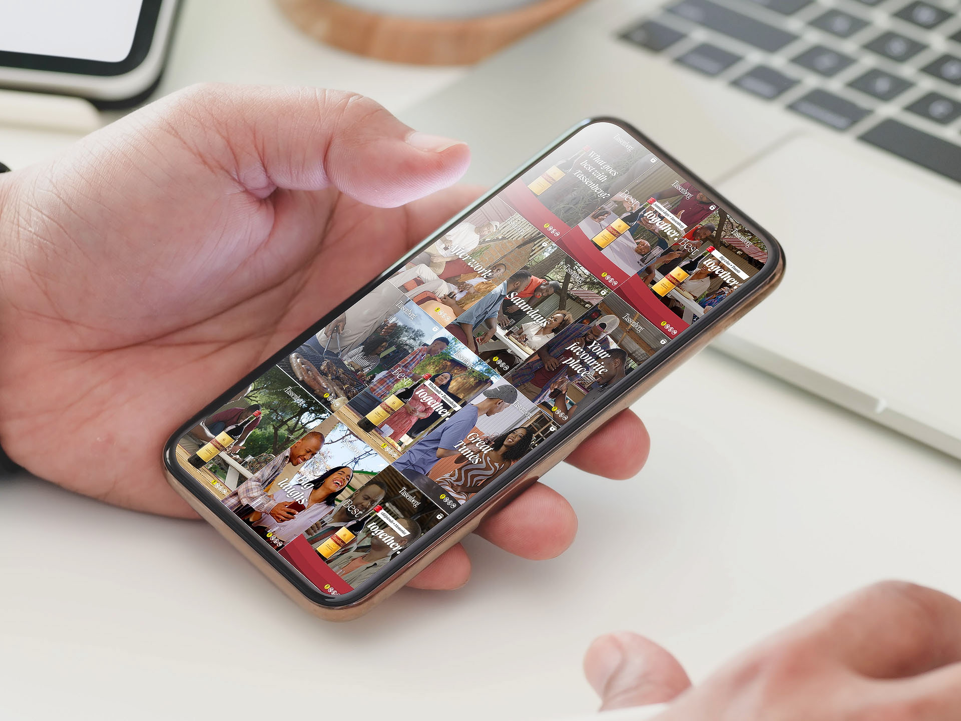 hand with cellphone, screenshot of Tassenberg social media page
