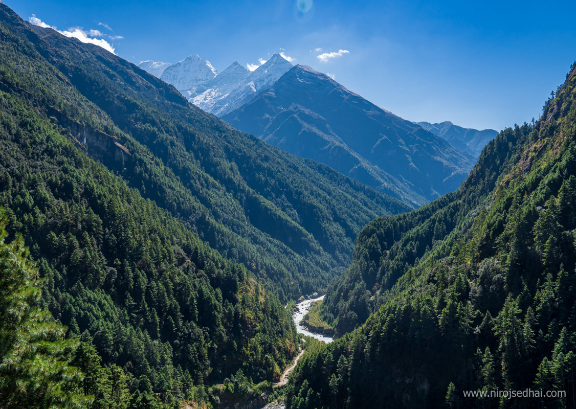 looking down south during the Namche Bazaar approach