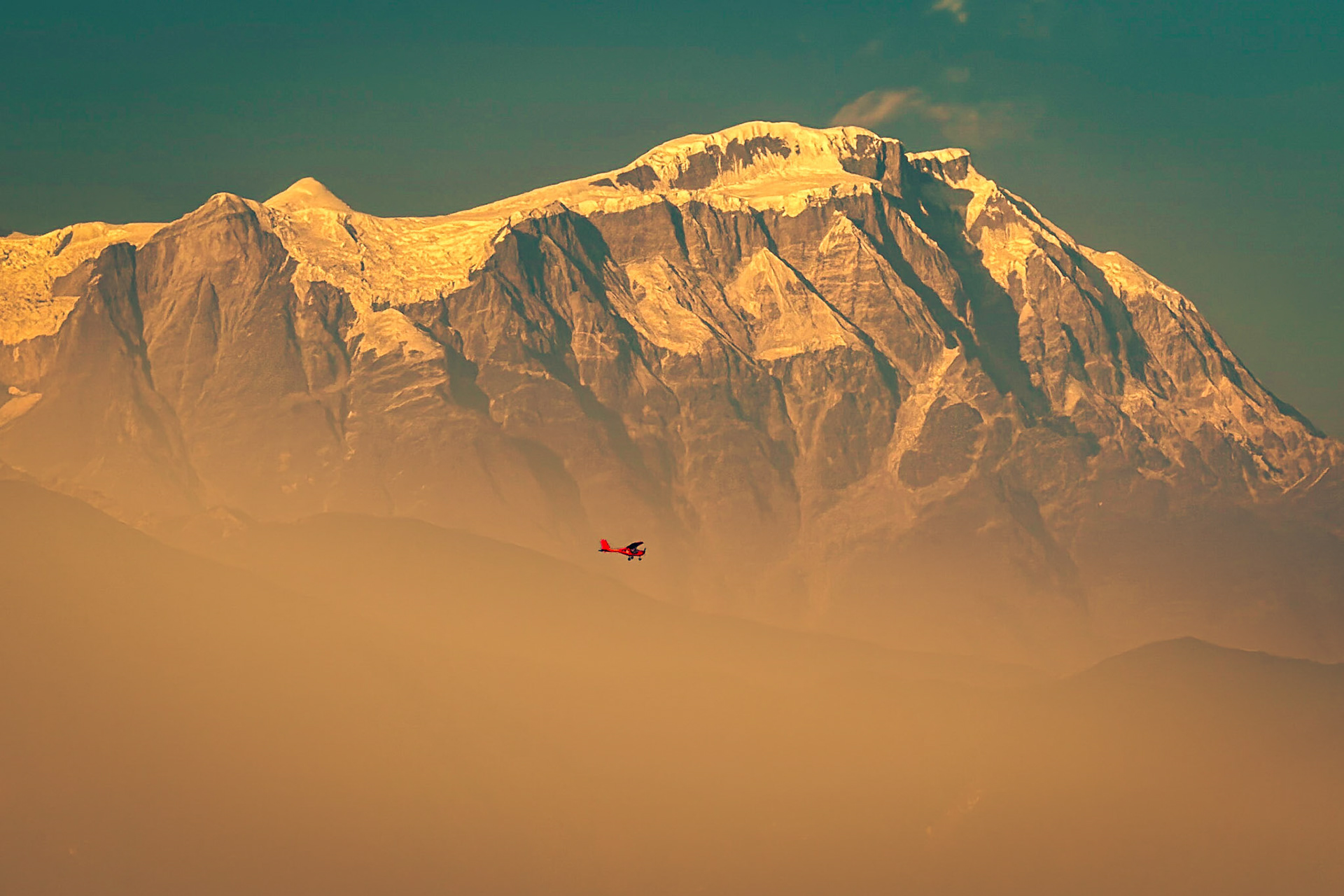 Sunset flight to Annapurna