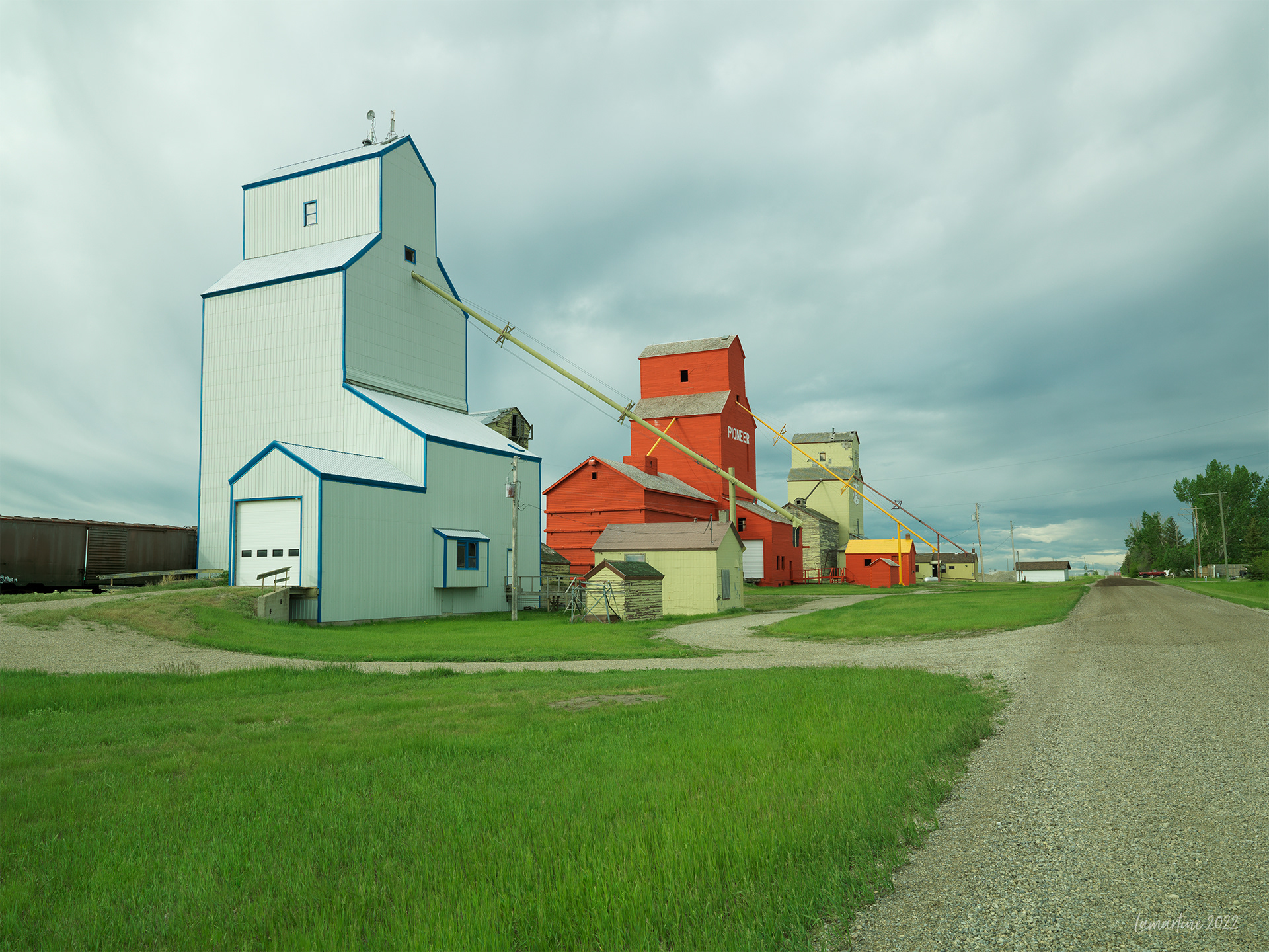 Mossleigh Grain Elevators