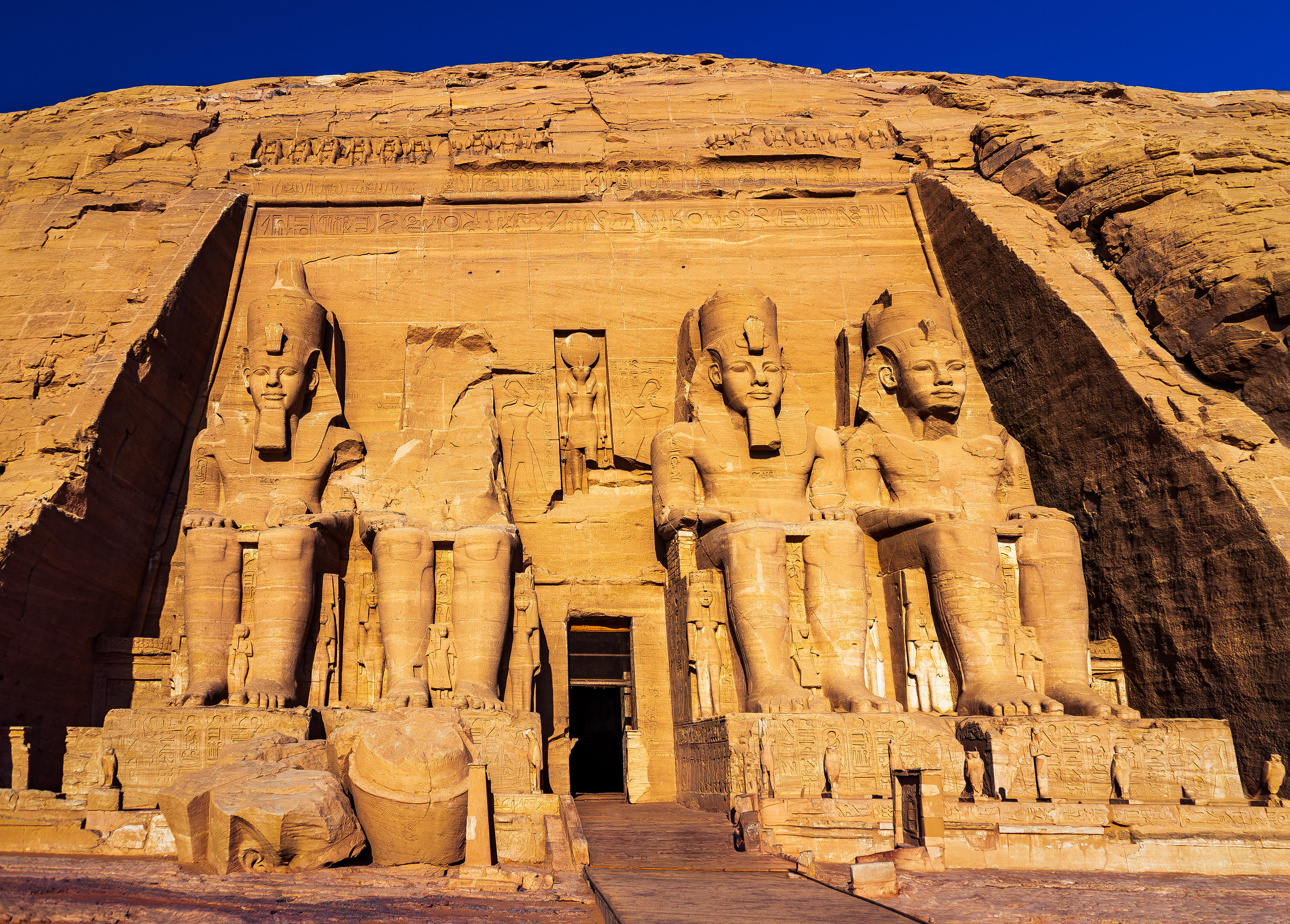 Abu Simbel: The Great Temple of Ramses II