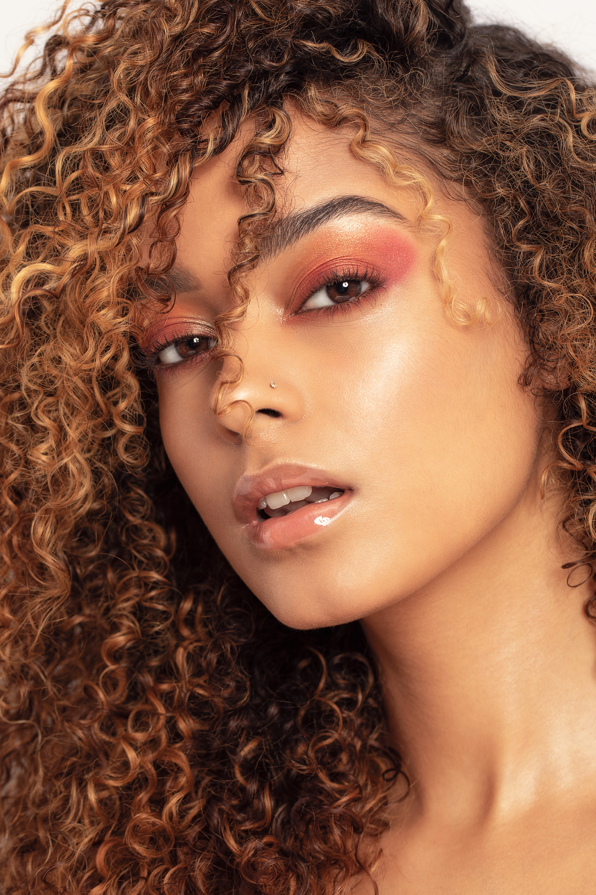 Photographer: Leyla Stefani @leyla.stefani - Model: Imana Raddatz @imanaradd - Mua: Eriq Moreno @eriq_moreno