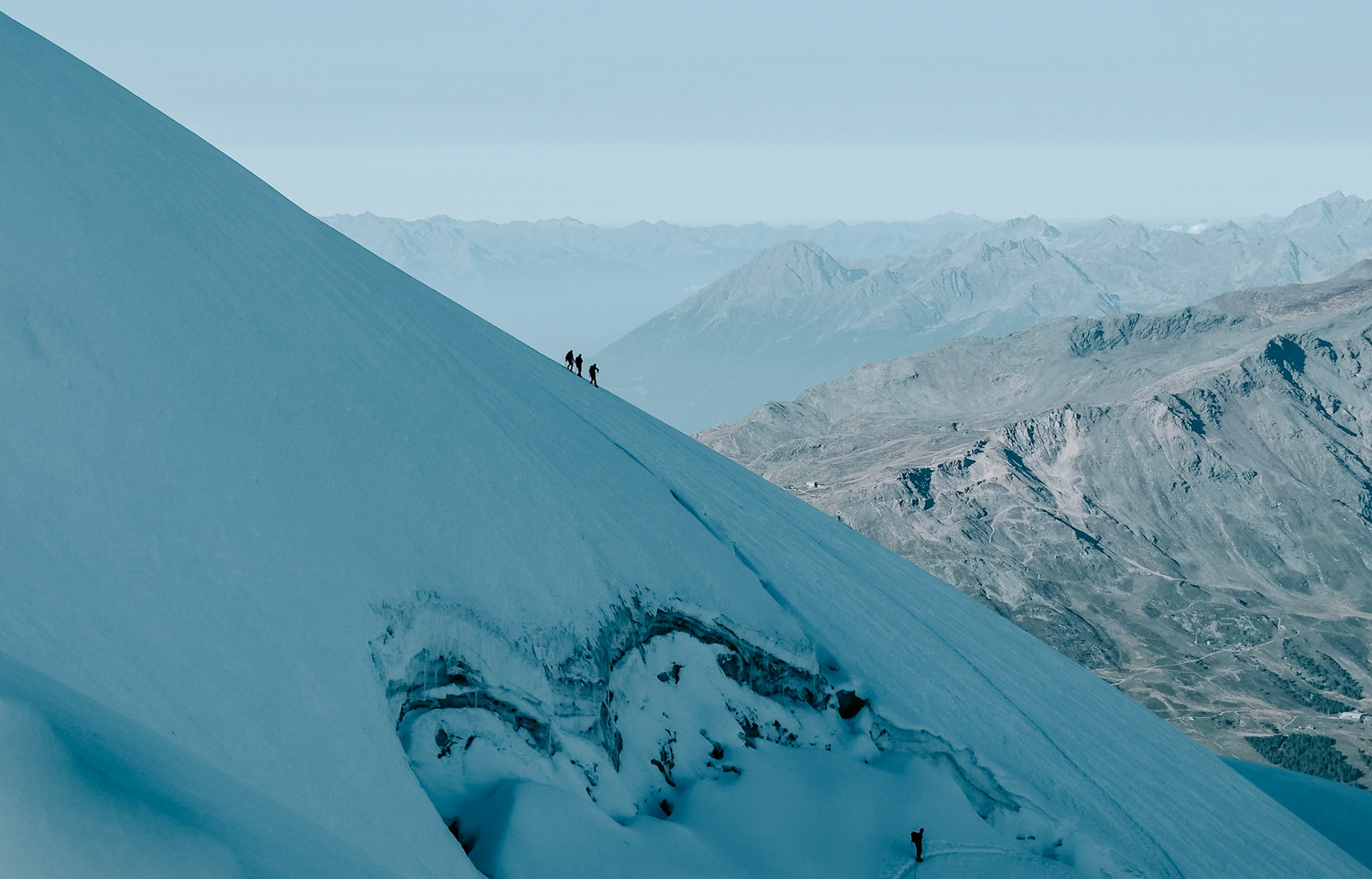 Mountaineers on their way up to Cevedale