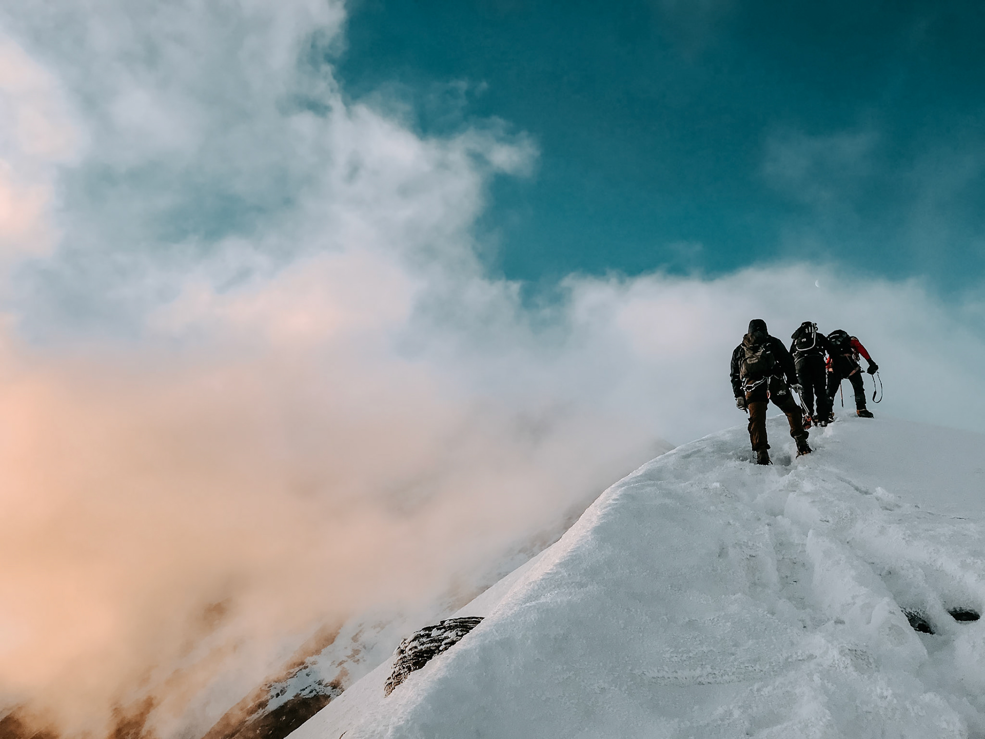 Mointaineers on the Kaindlgrat