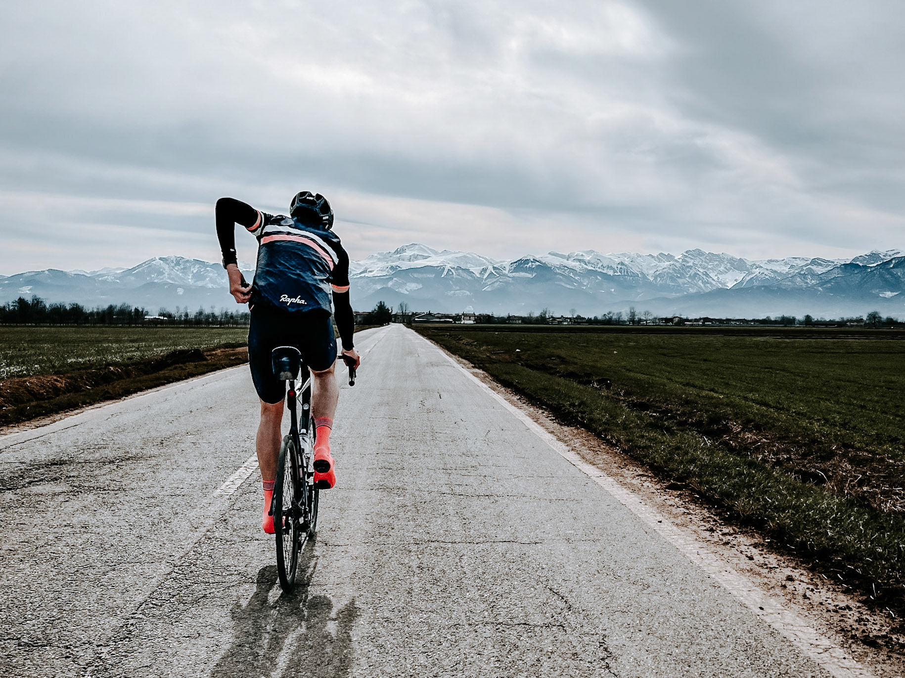 A biker heading towards the southern alps
