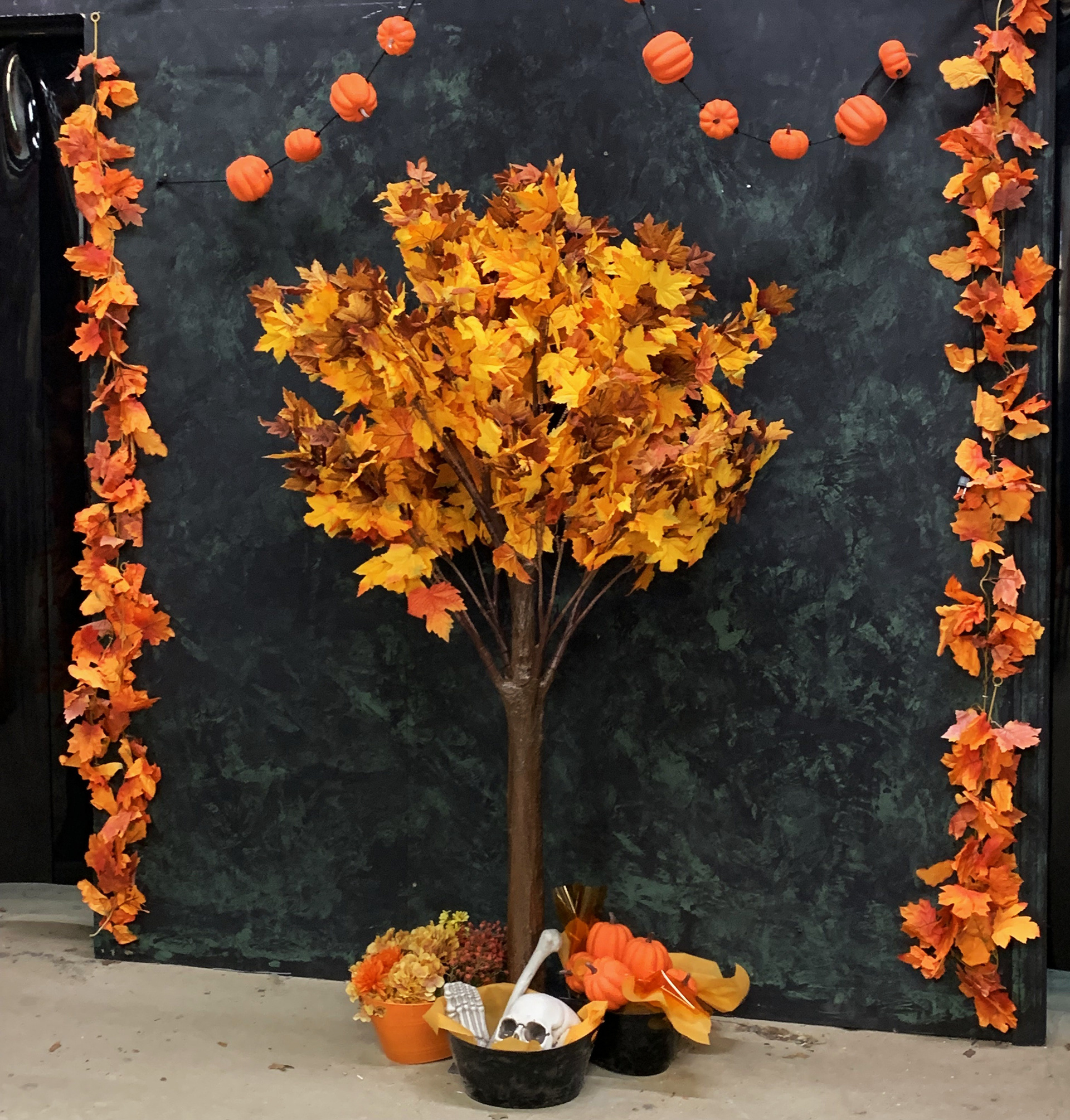 Autumn Tree and Leaves Decor