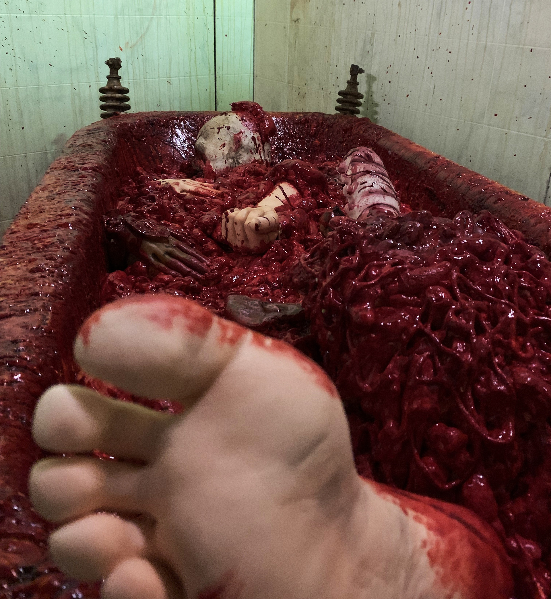 Bath Tub with Gore Paint