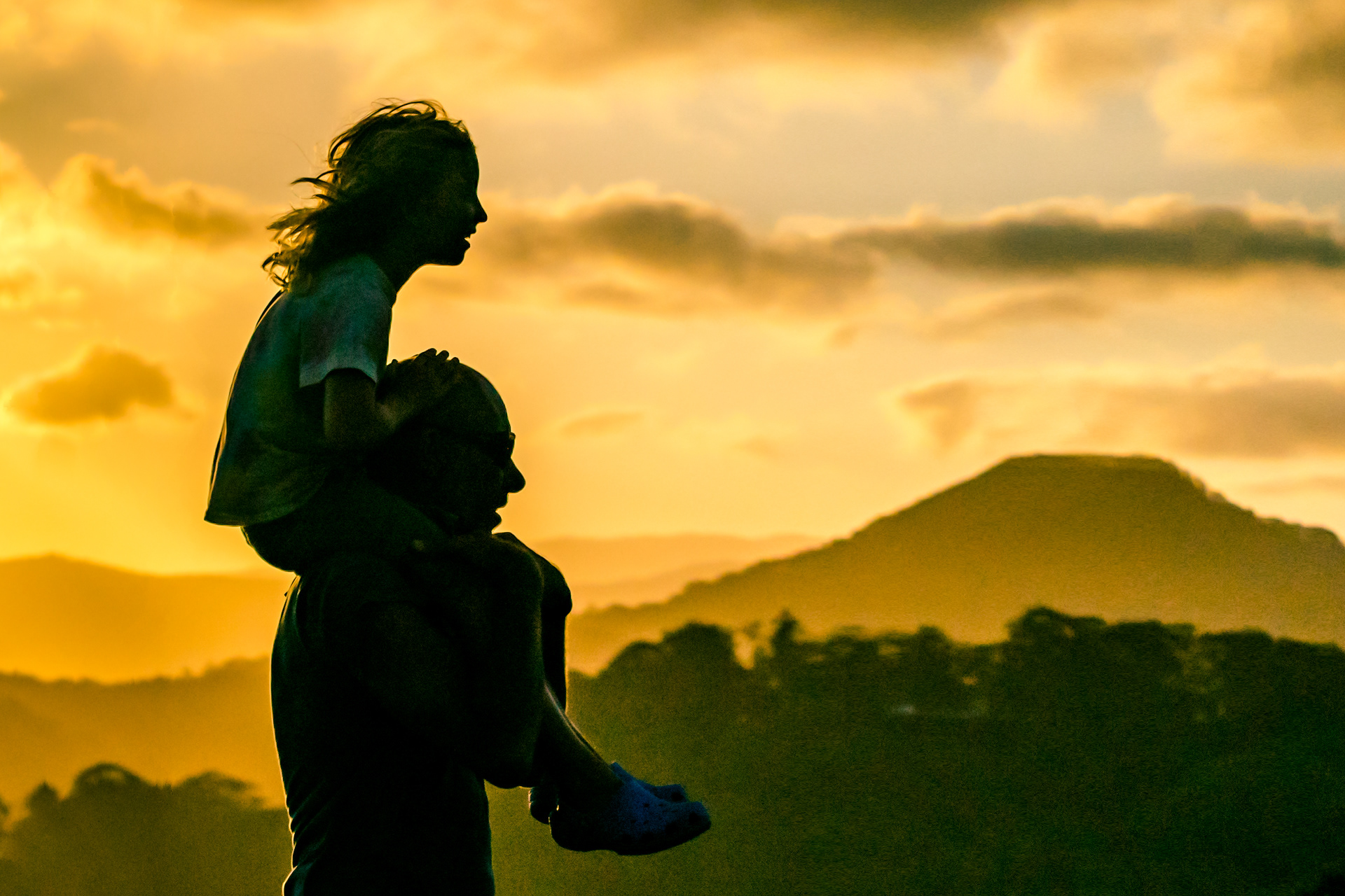 Paul Barnard and Lyon Fourie overlooking Mount Wilson, NSW.