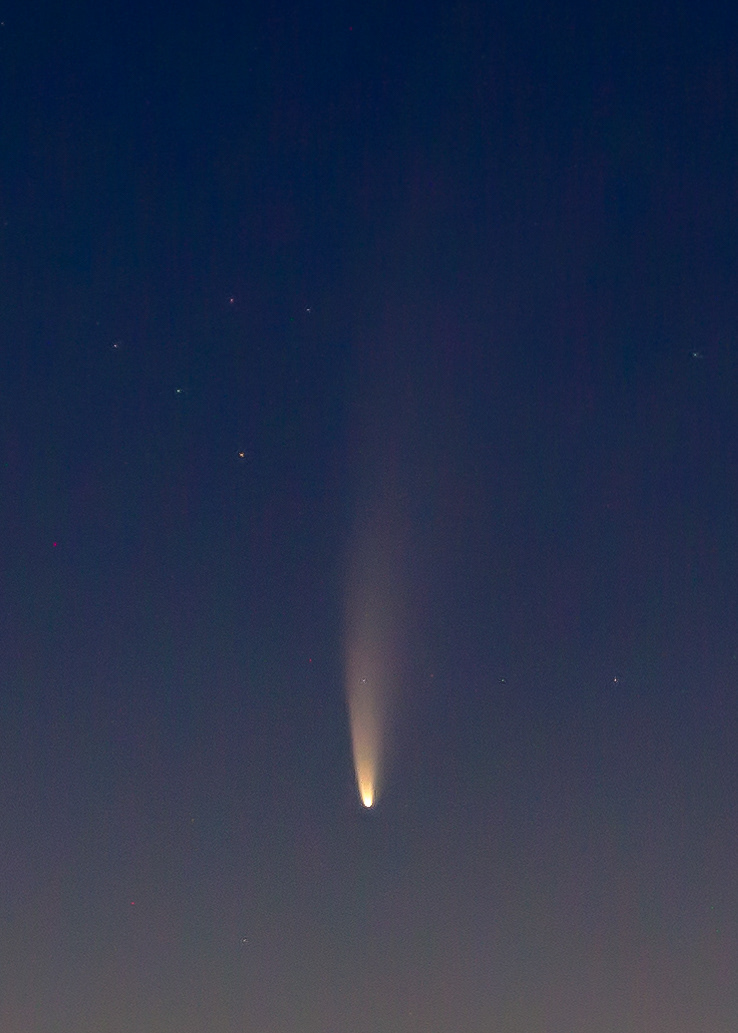 Comet Neowise (2020), photographed with a Canon 5D MIV and 70-200 lens, from Panorama Drive, Bakersfield, July 10, 2020